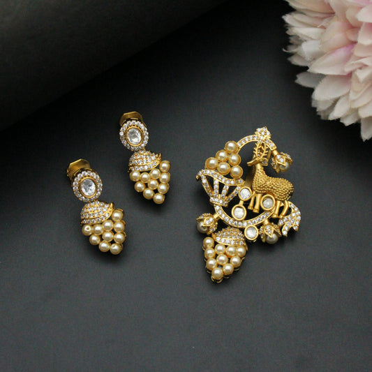Moissanite Golden Deer Pendant Set