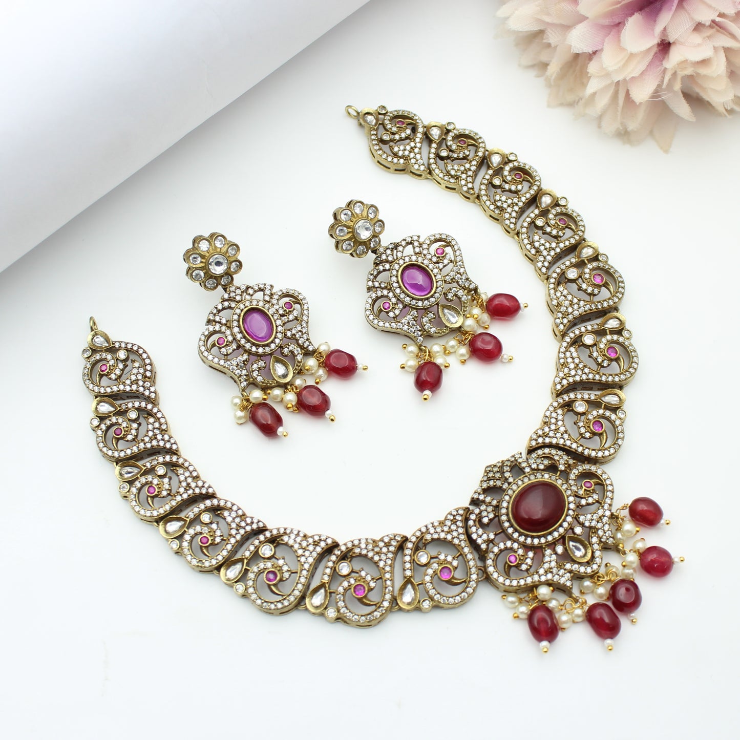 Victorian Simple short necklace