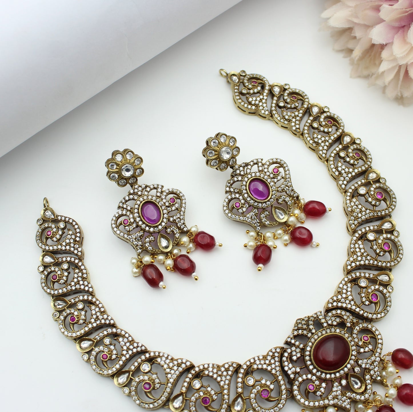 Victorian Simple short necklace