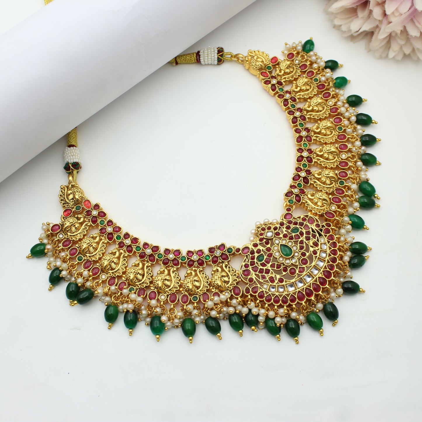 Pota Stone Short Necklace Set With Push Back Earrings