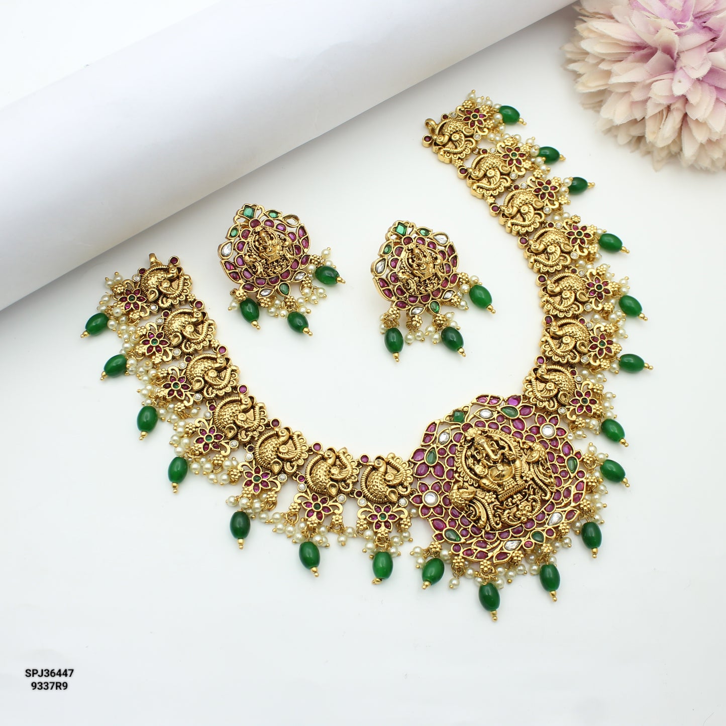 Nakshi Ganesh Pota Stone Short Necklace With Push Back Earrings