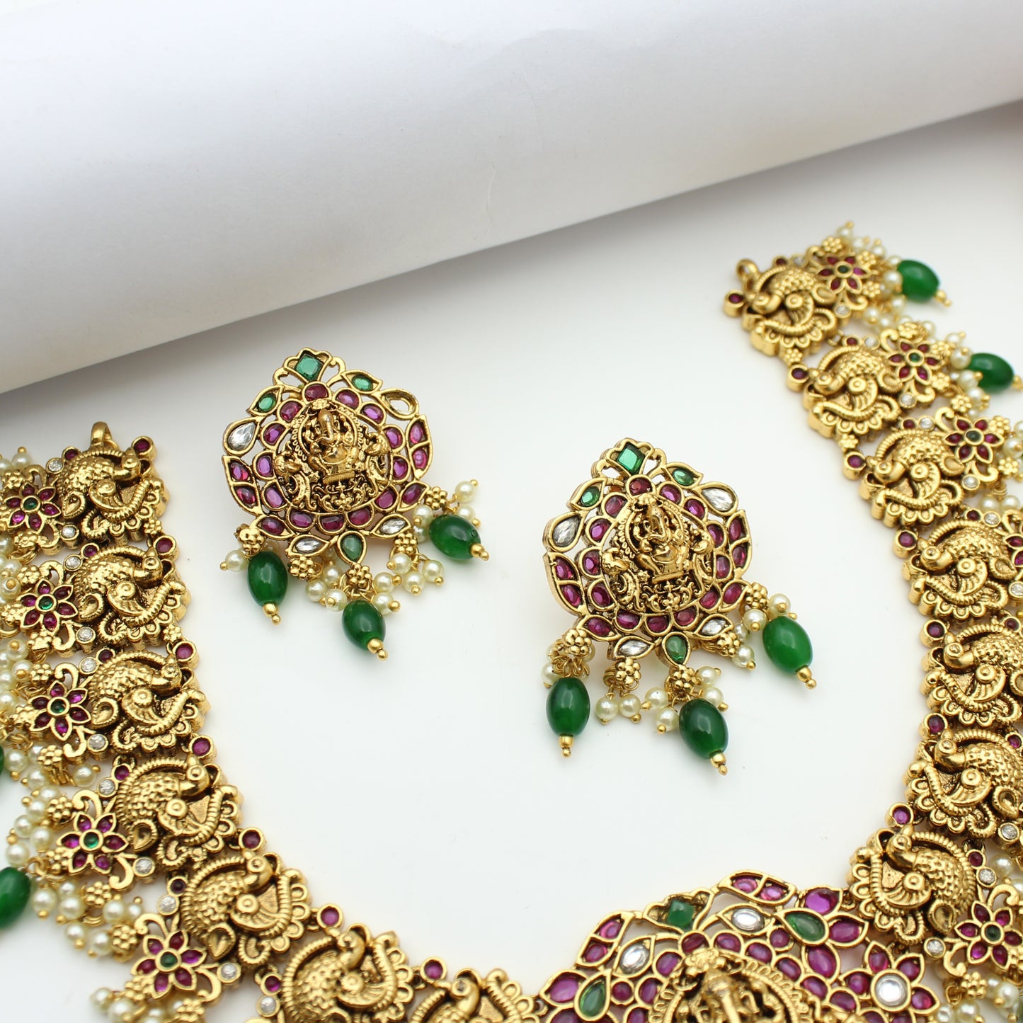 Nakshi Ganesh Pota Stone Short Necklace With Push Back Earrings