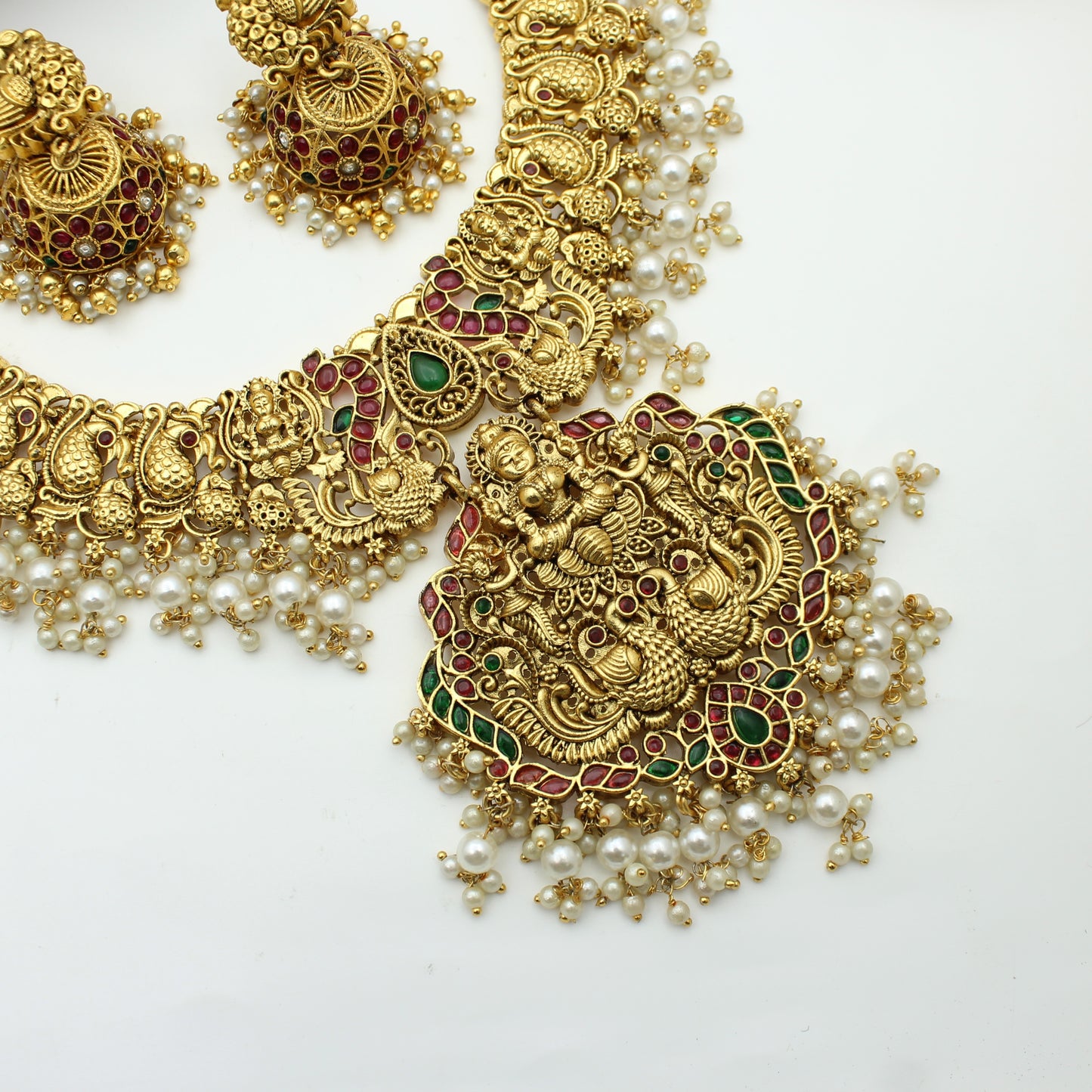 Nakshi Laxmi Pota Stone Short Necklace Multi