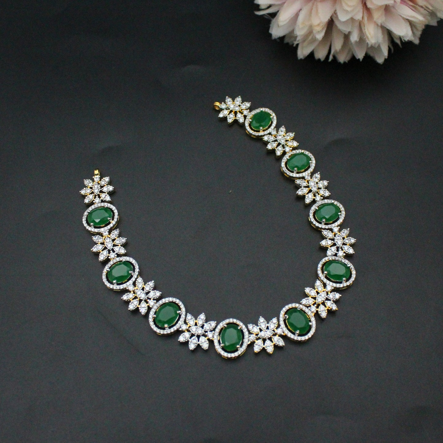 GJ Fancy Short Necklace Set Green With Push Back Earrings
