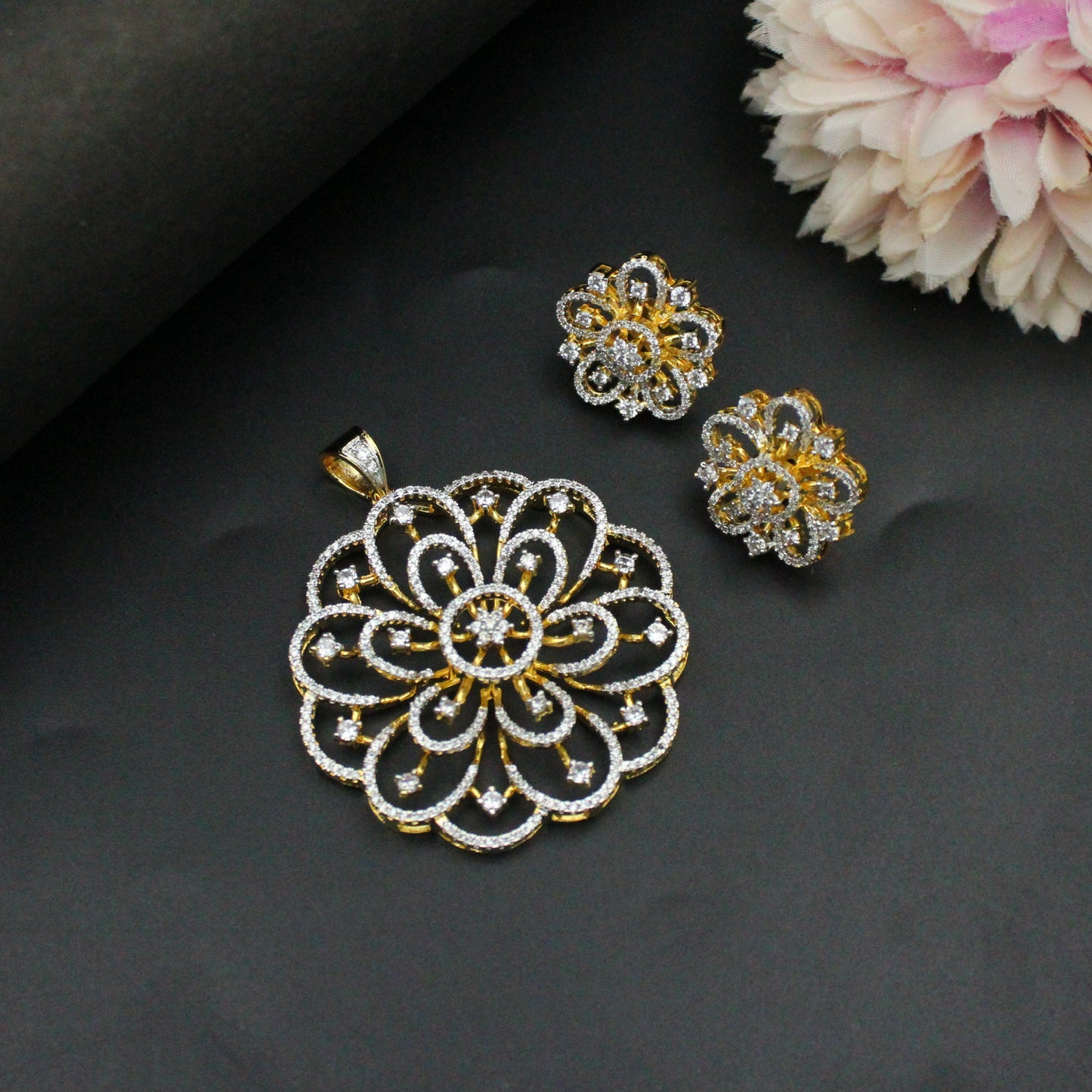 42218 GJ White Pendant Set (2.5 Inches)