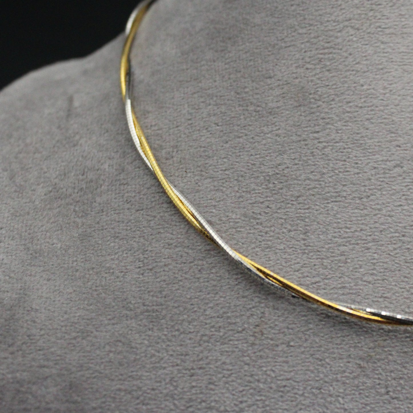 42205 2 Tone Twisted Chain (17.5 Inches)
