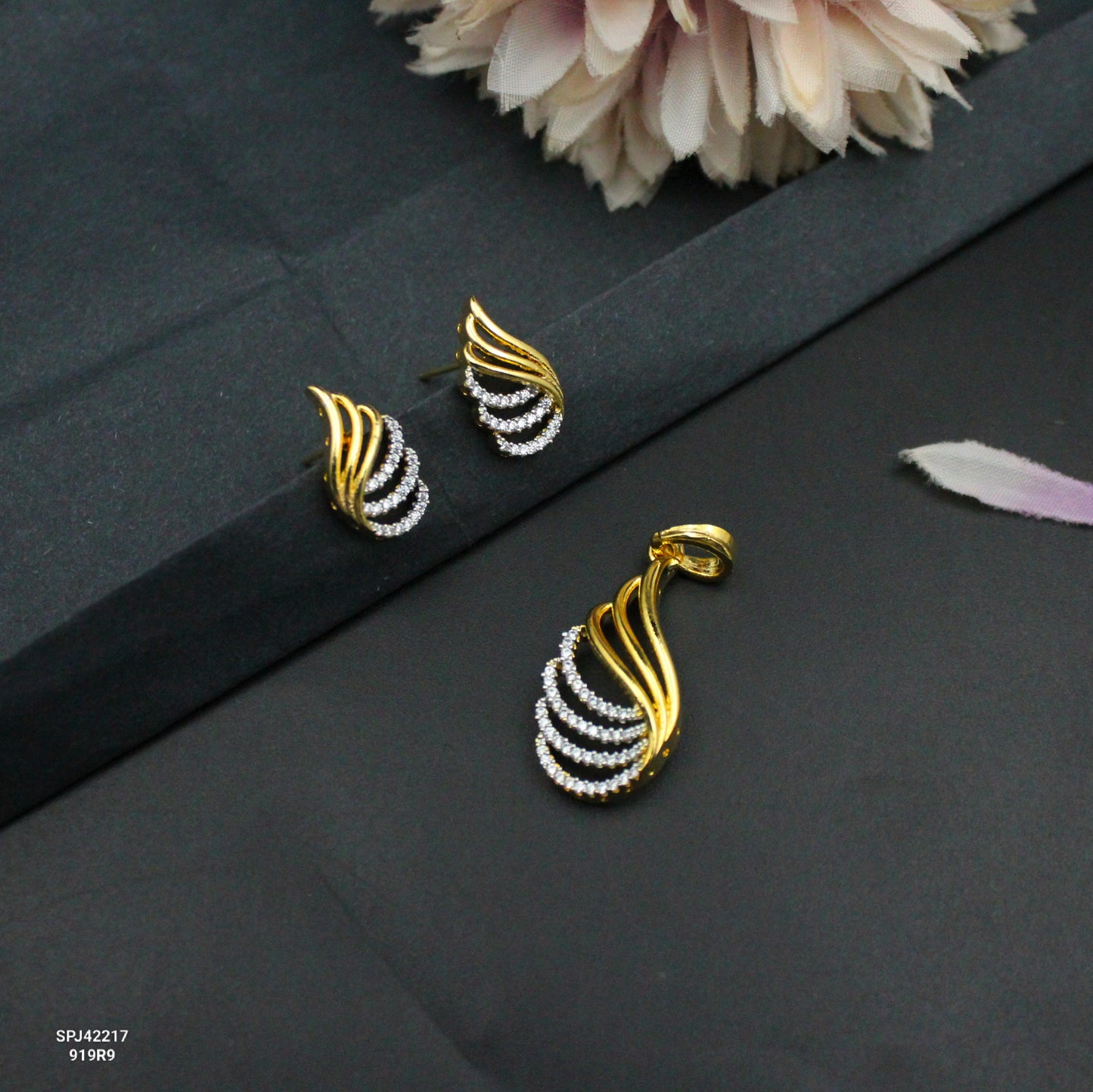 42217 GJ Fancy Pendant Set (1.3 Inches)