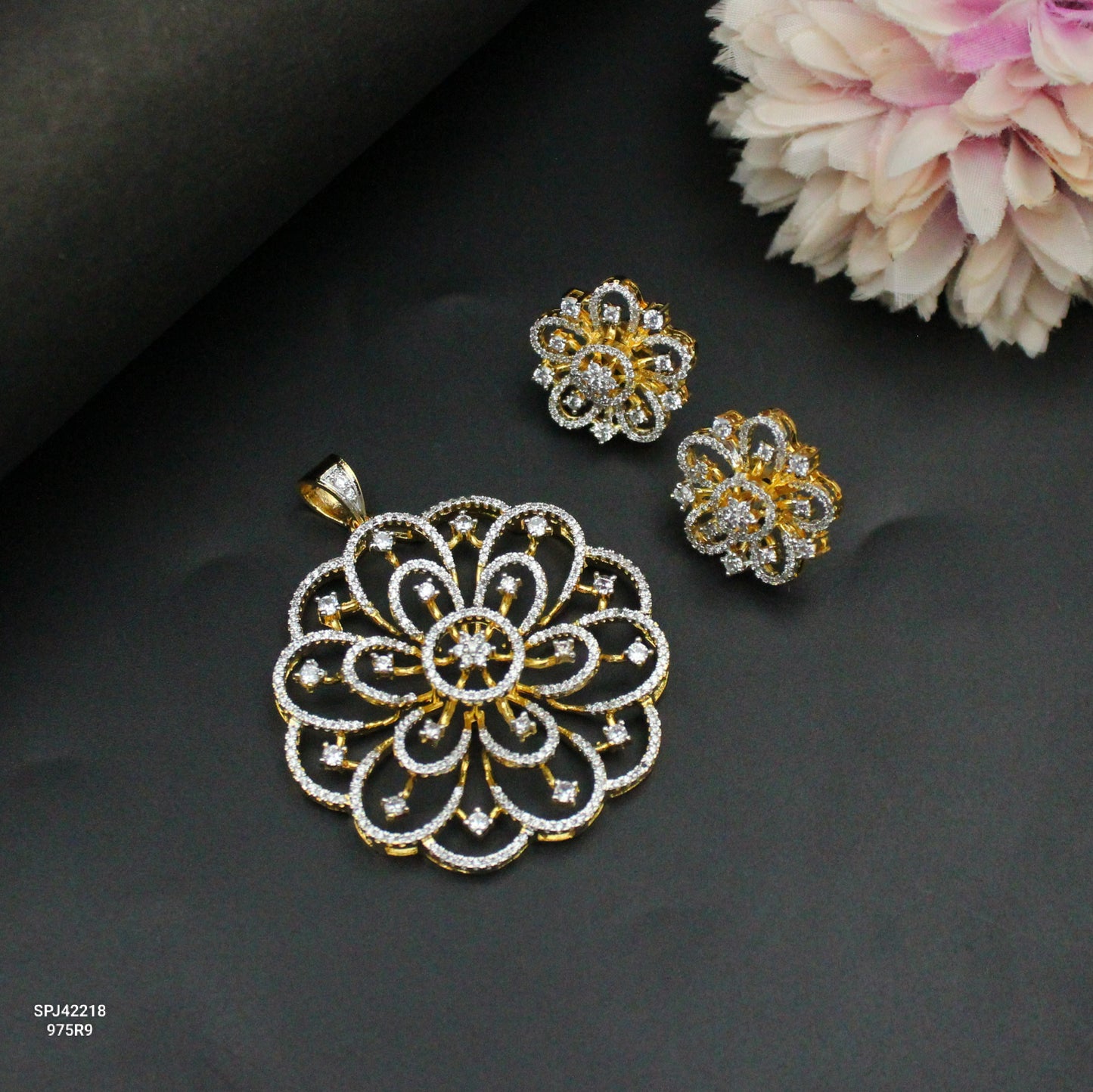 42218 GJ White Pendant Set (2.5 Inches)