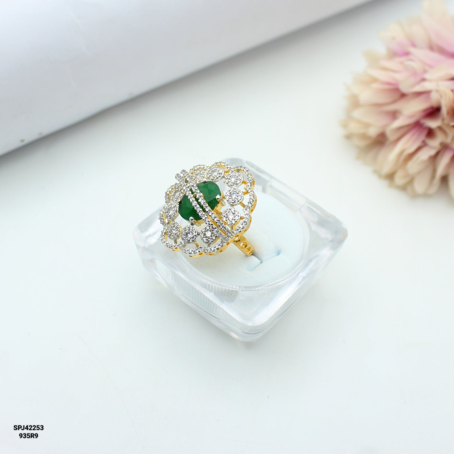 42253 GJ Green Finger Ring
