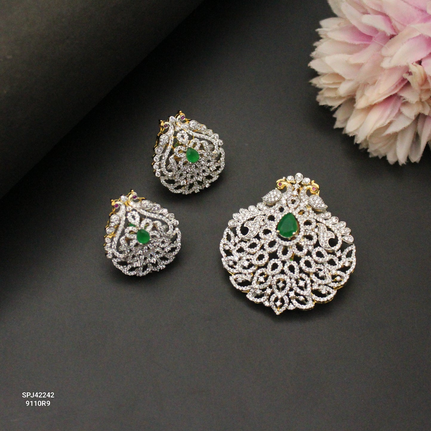 42242 GJ Pendant Set Green