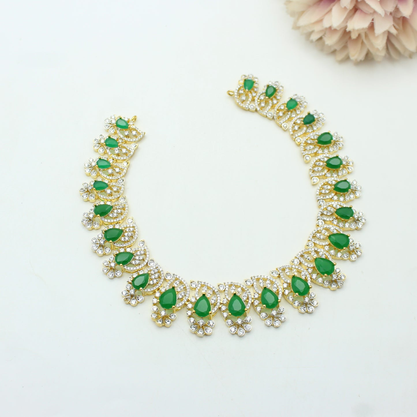 42237 GJ Short Necklace Green