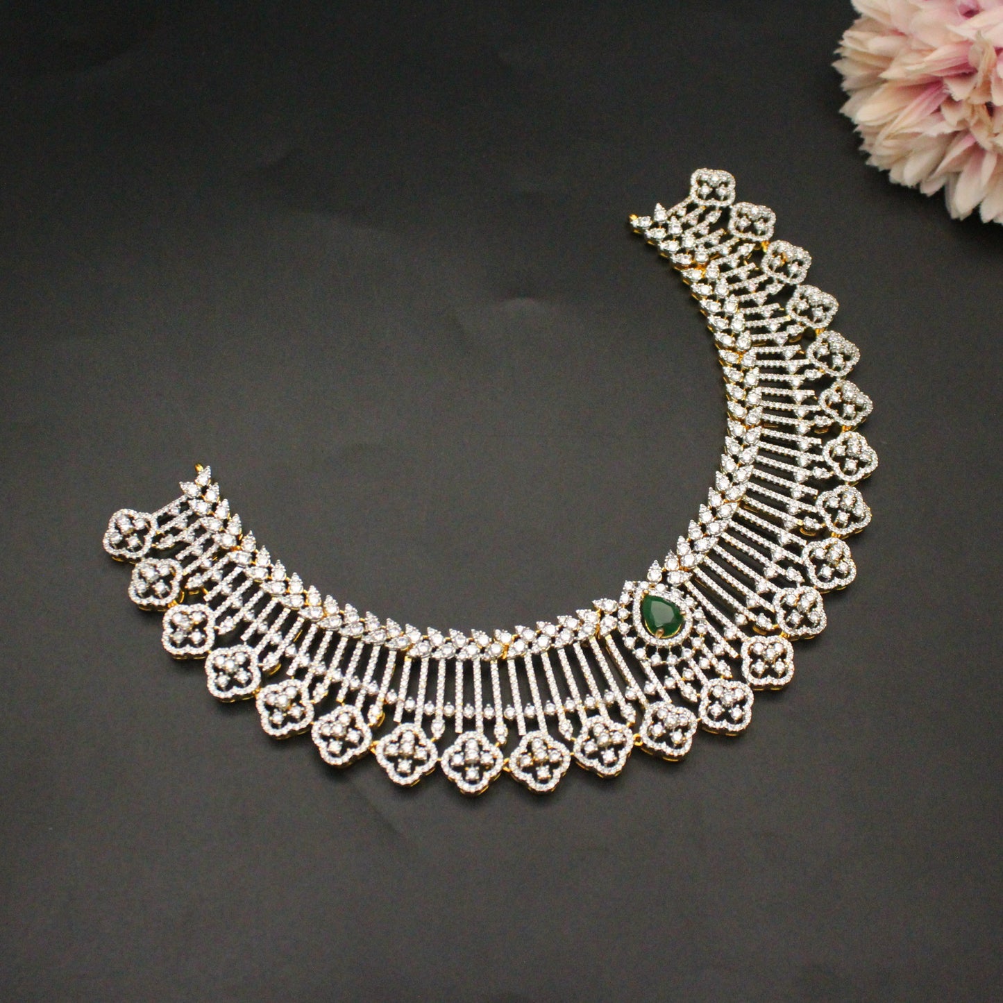 42236 GJ Broad Green Necklace