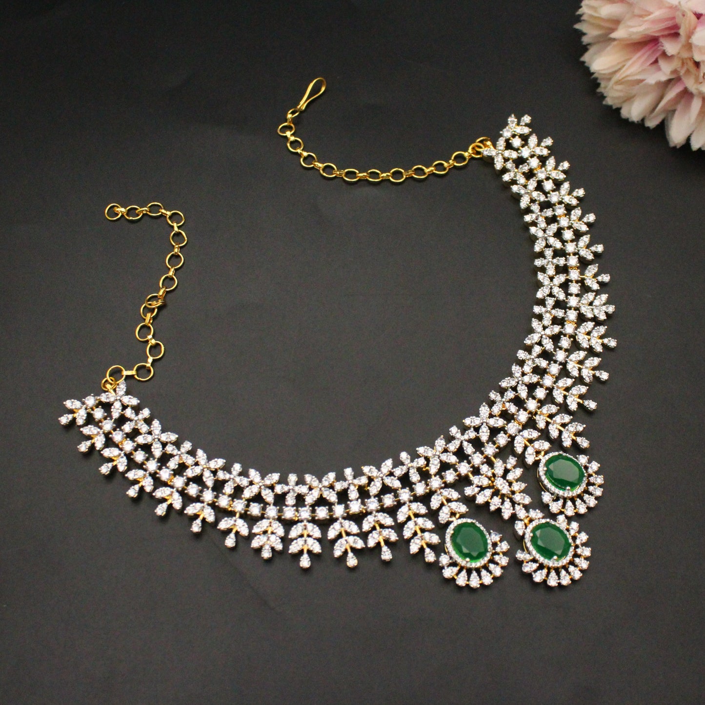 42235 GH Green Short Fancy Necklace Set With Push Back Earrings
