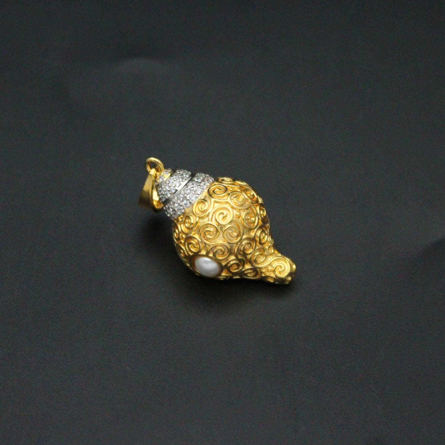 42299 GJ Shank Locket