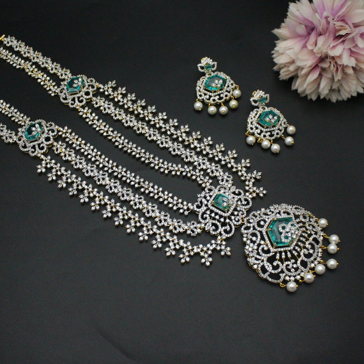 42344 GJ Mint Green Layers Necklace With Screw Back Earrings
