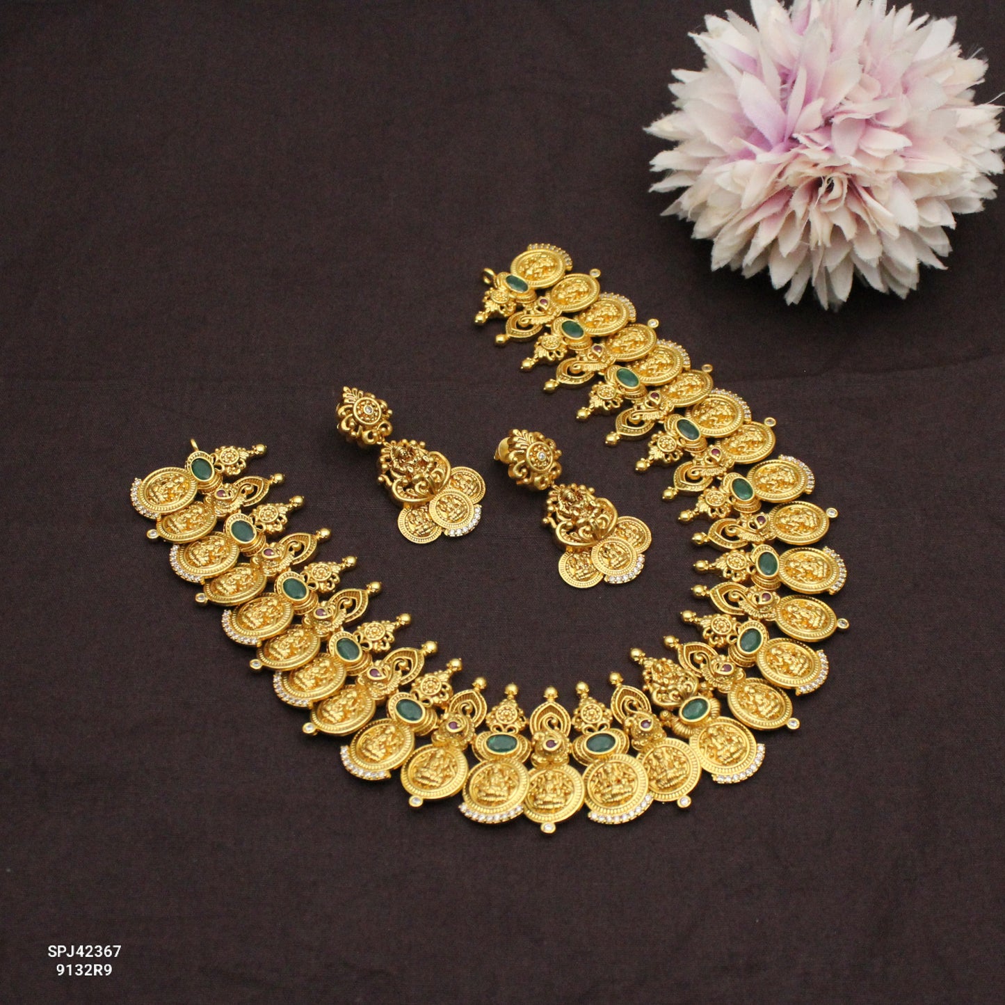 42367 Nakshi Laxmi Kasulu Short Necklace Set With Screw Back Earrings