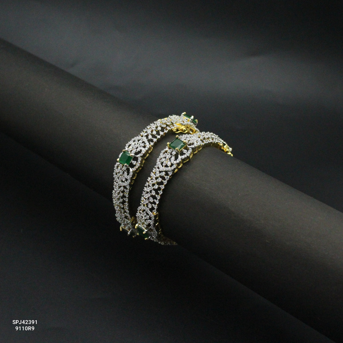 42391 Diamond Look Openable Green Bangles