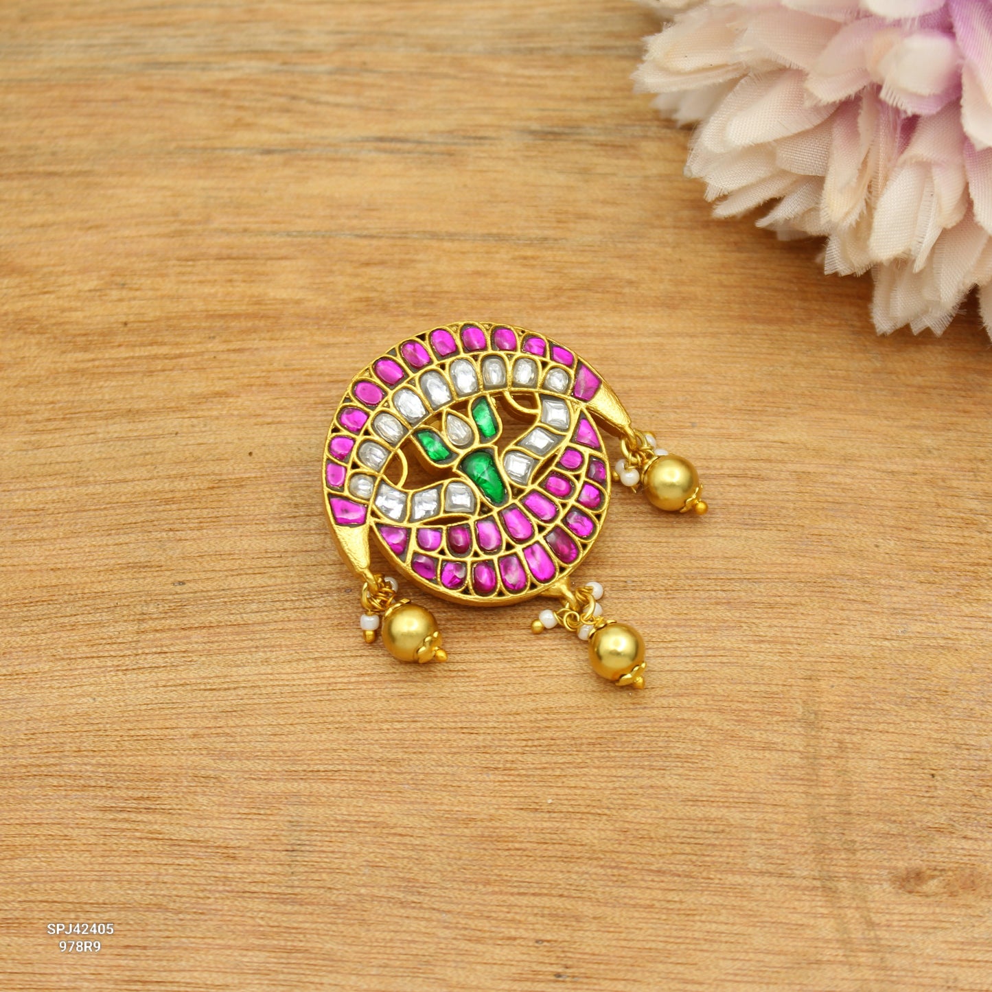 42405 Jadau Locket With Golden Balls