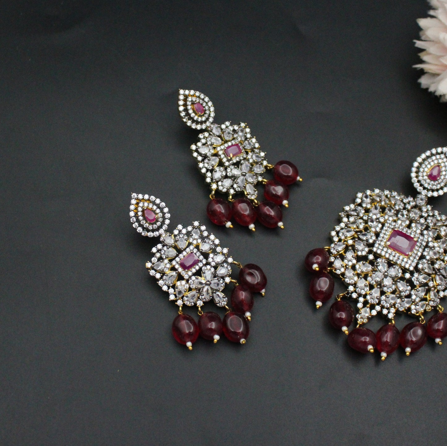 17608 Victorian Red Square Stone Pendant Set With Openable Hook and Push Back Earrings