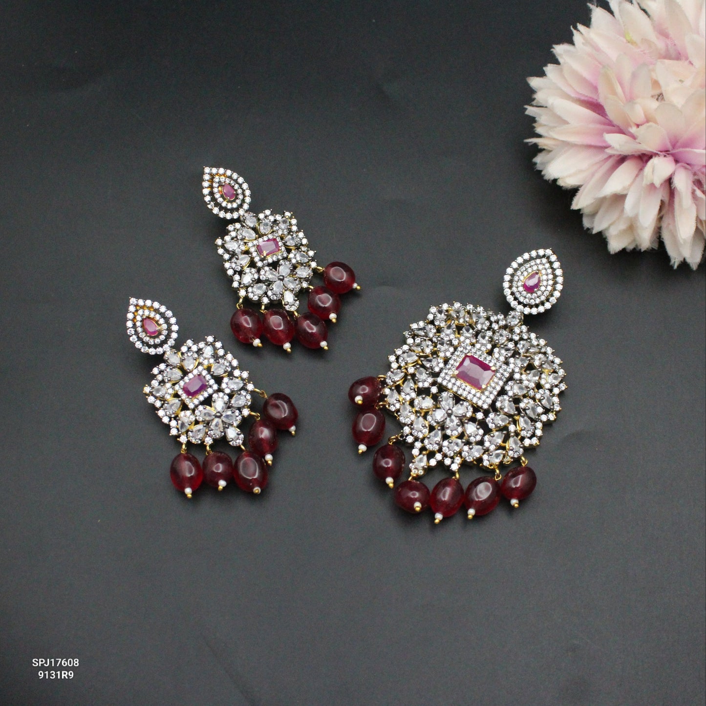 17608 Victorian Red Square Stone Pendant Set With Openable Hook and Push Back Earrings