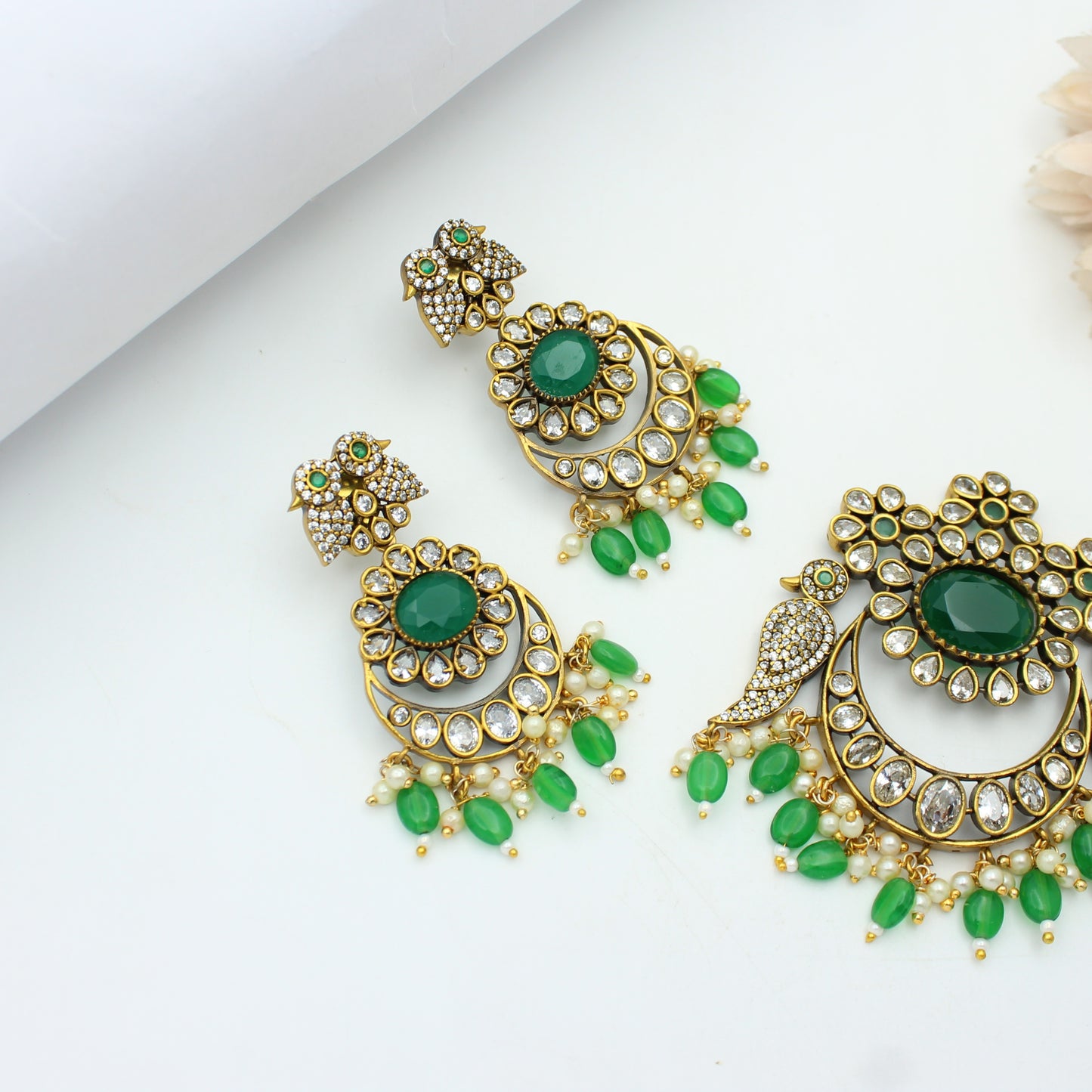 20244 Victorian Green Parrot Pendant Set