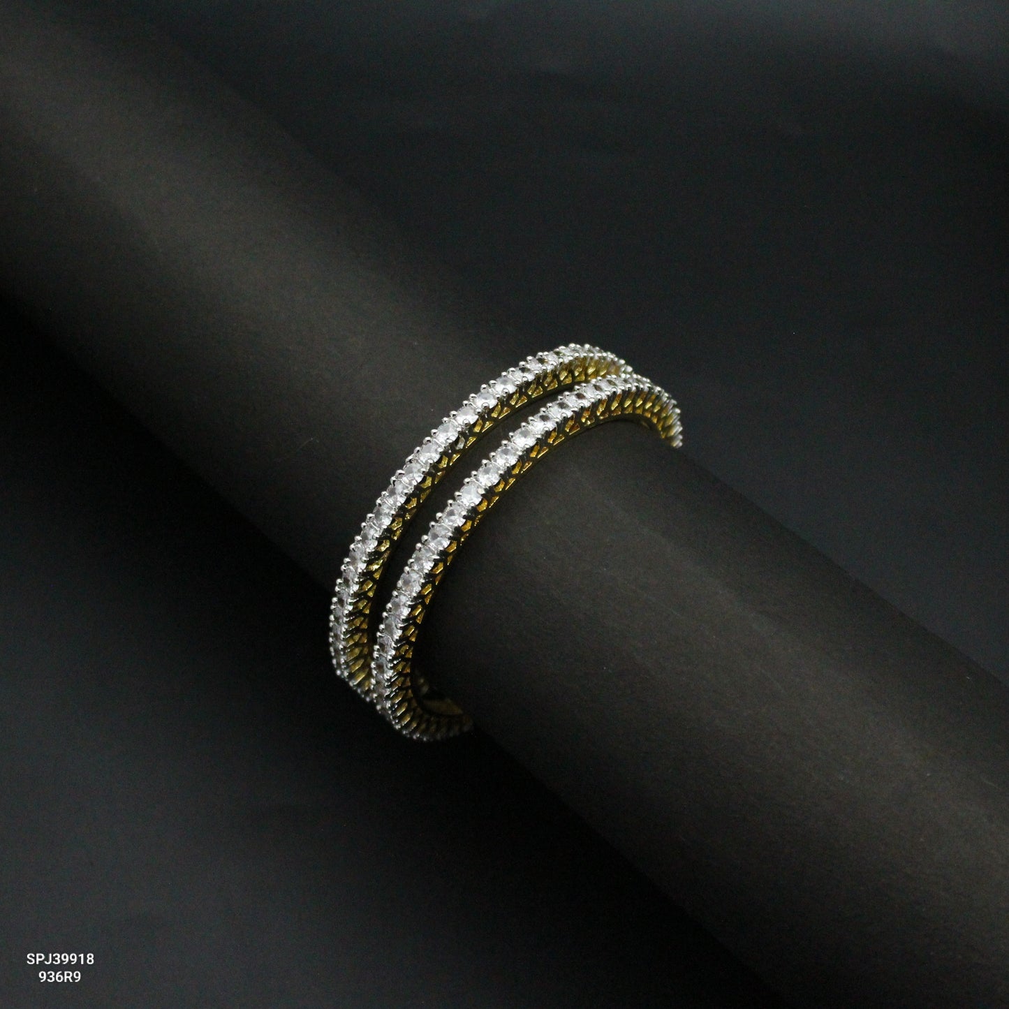39918 Diamond Look Full White Bangles