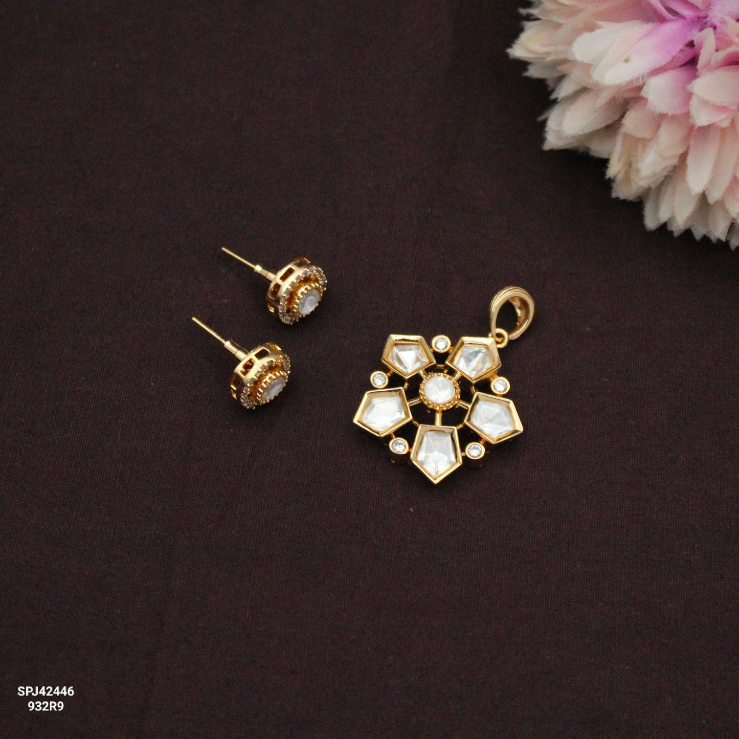 42446 Full White Floral Pendant Set With Push Back Earrings