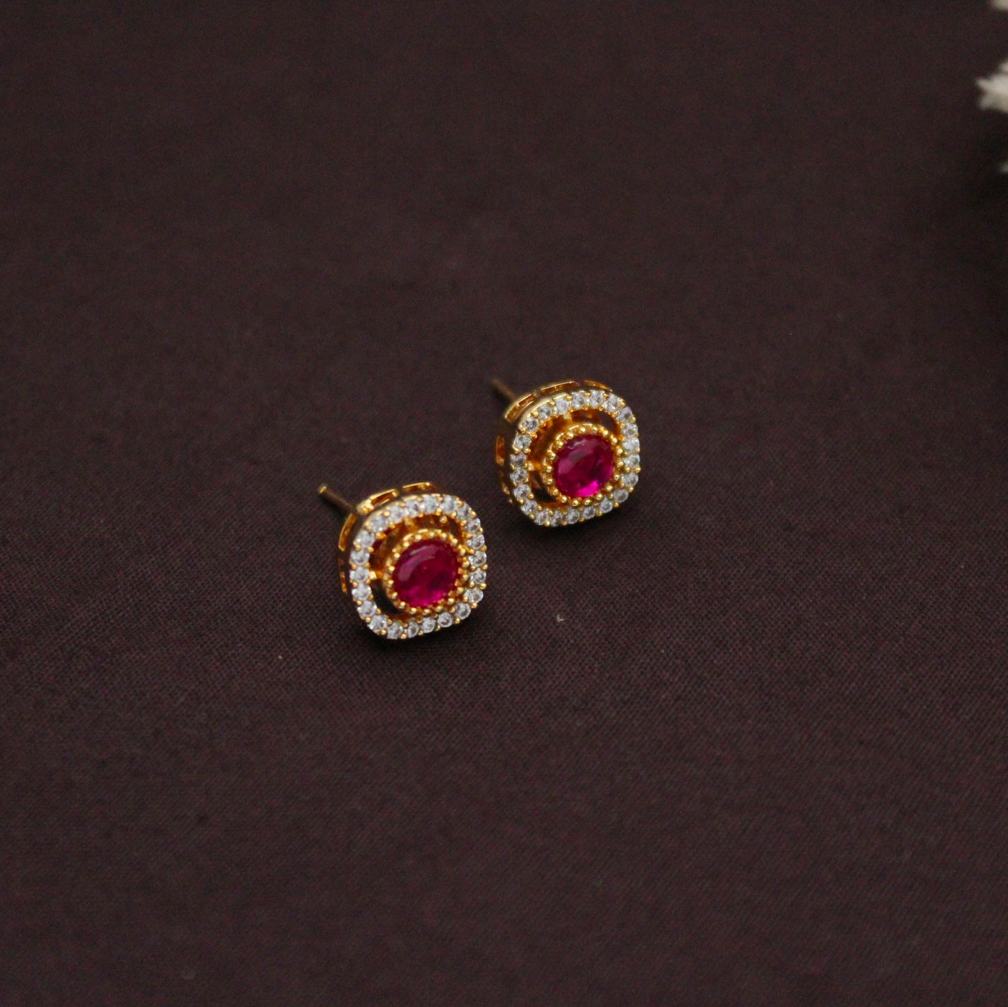 42444 Red Floral Pendant Set With Push Back Earrings