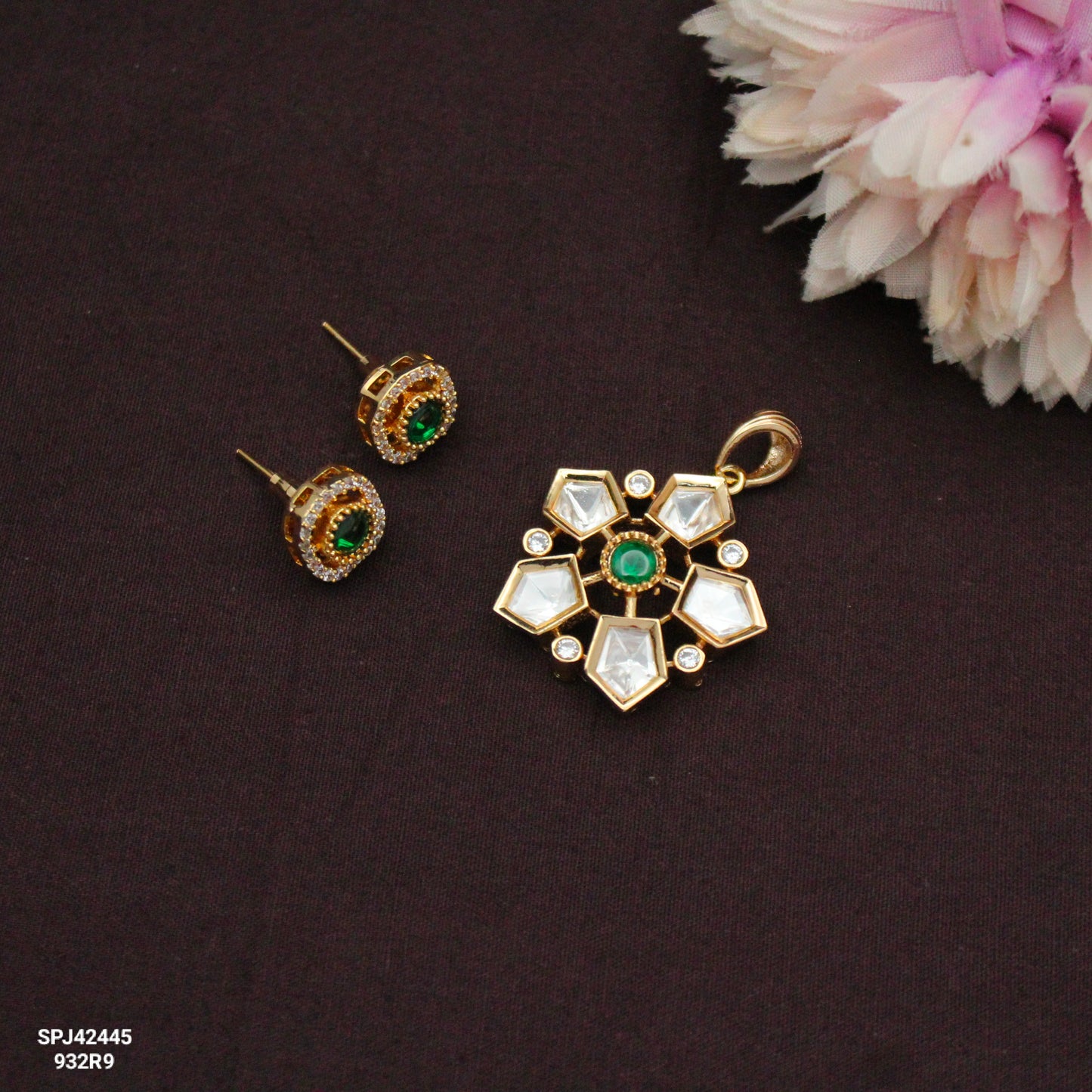 42445 Green Floral Pendant Set Push Back Earrings