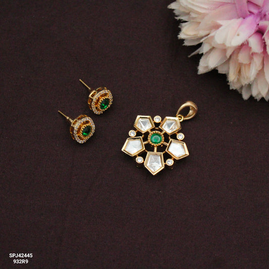 42445 Green Floral Pendant Set Push Back Earrings