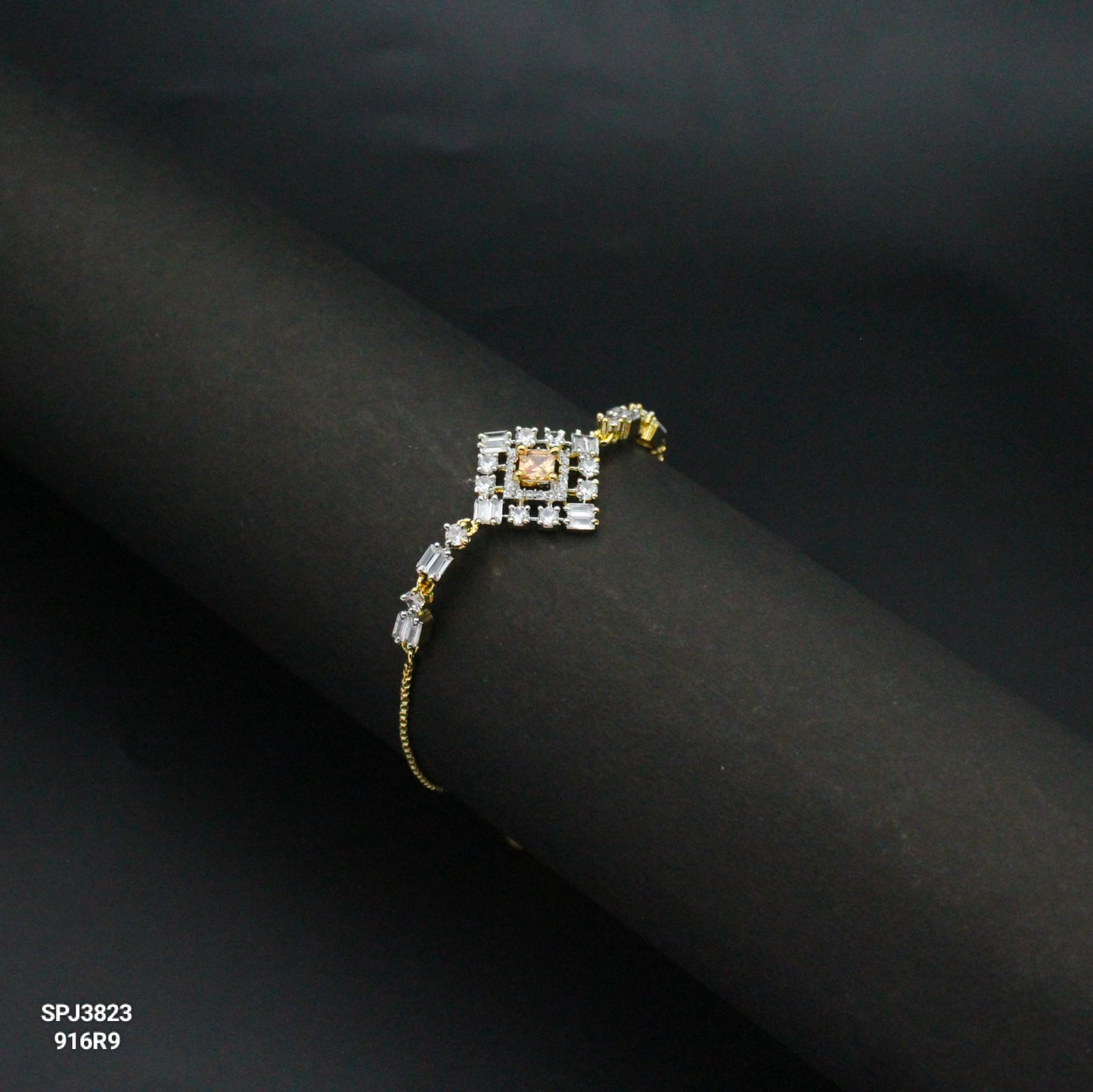 3823 Chain Bracelet Pink
