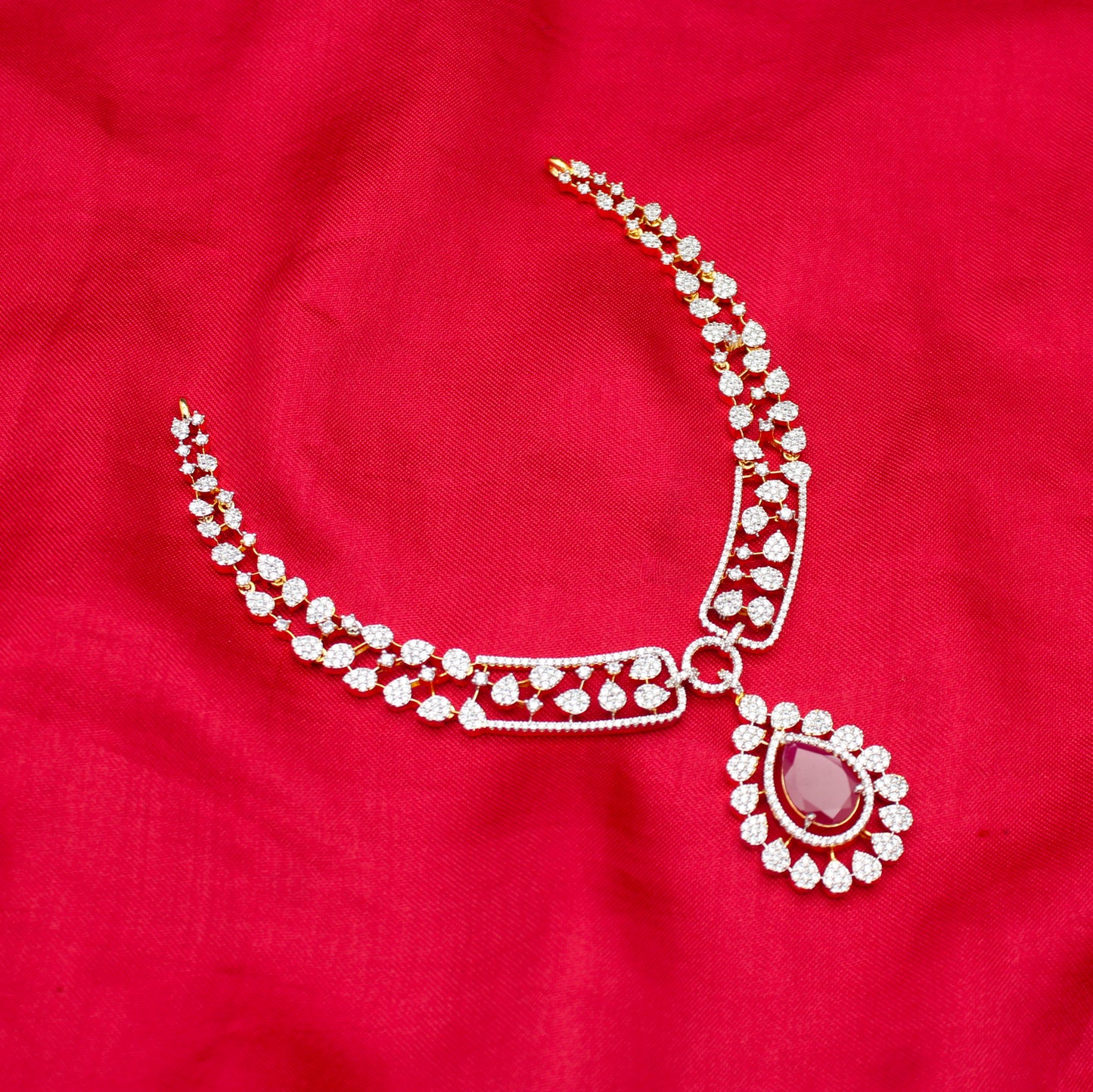 42486 GJ Fancy Short Necklace Red