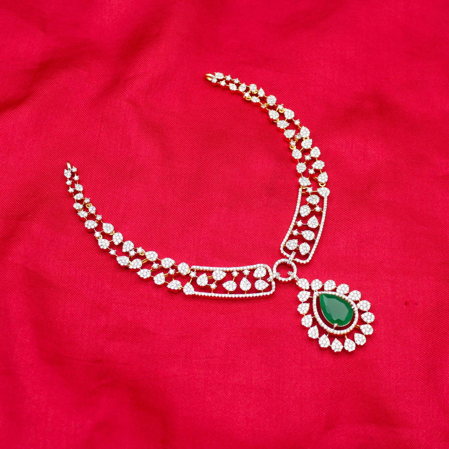 42485 GJ Fancy Short Necklace Green