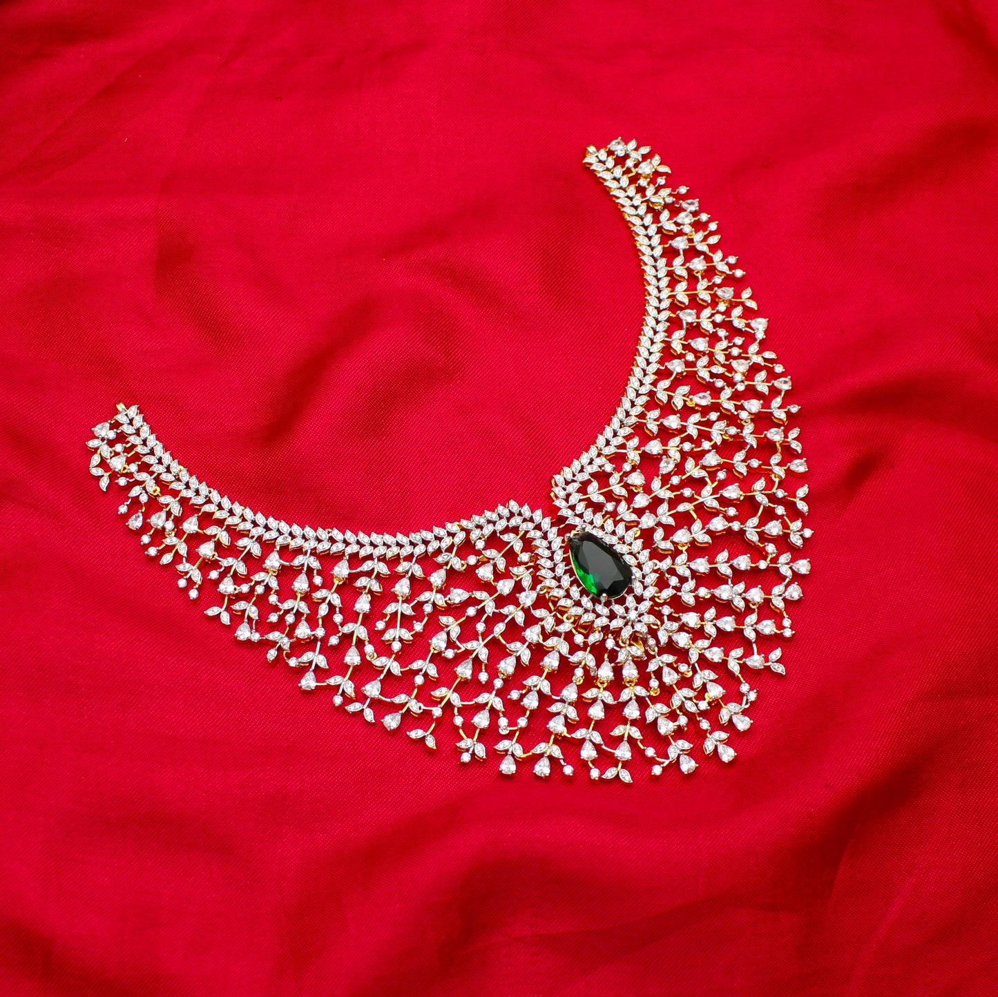 42484 GJ Bridal Neck Choker Green With Push Back Earrings