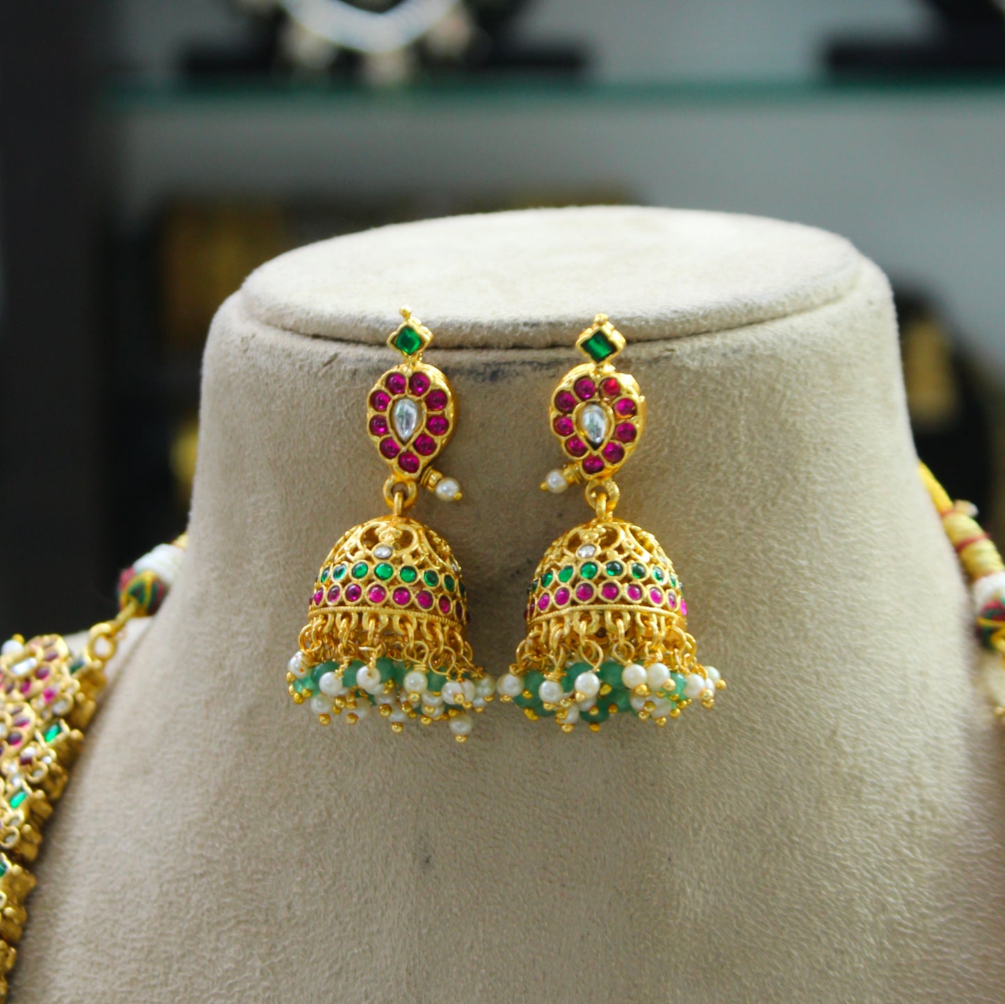 42476 Mango Long Necklace Set With Green Beads & Push Back Earrings