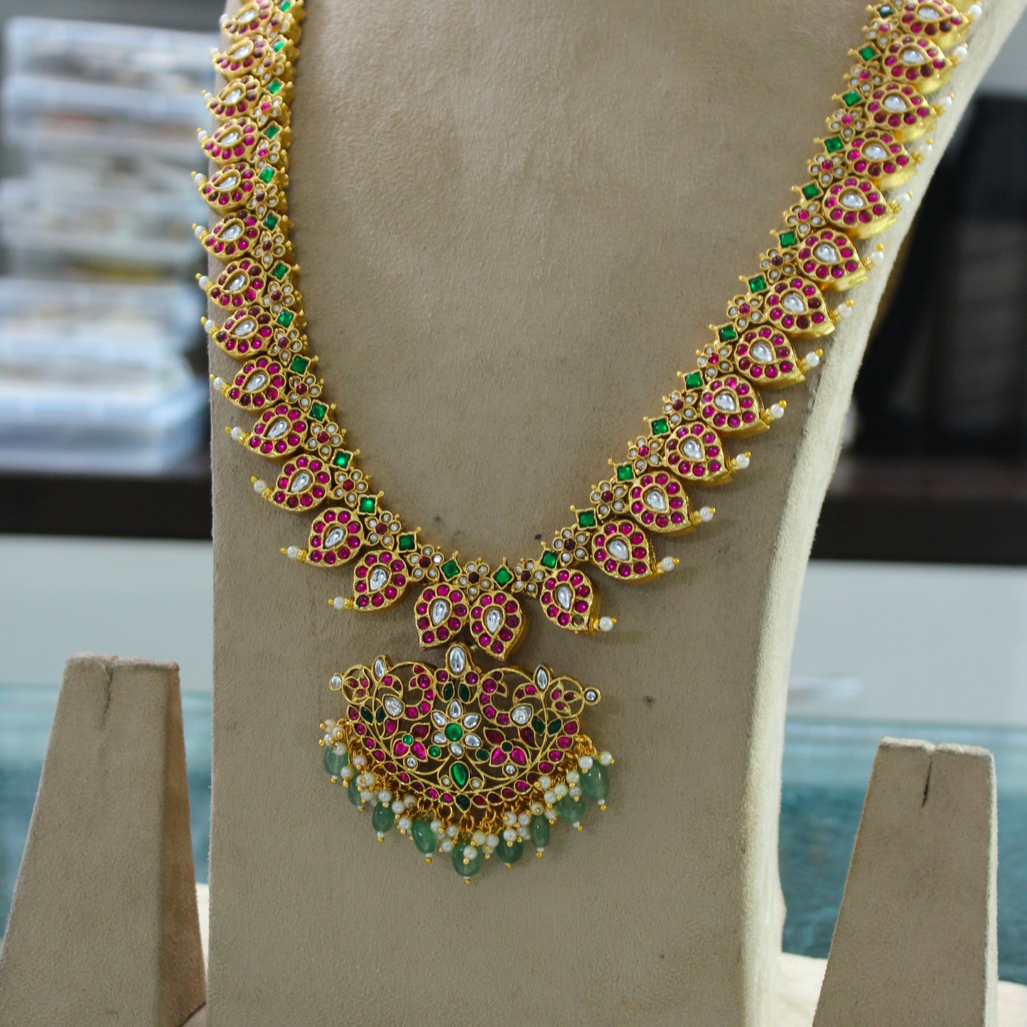 42476 Mango Long Necklace Set With Green Beads & Push Back Earrings