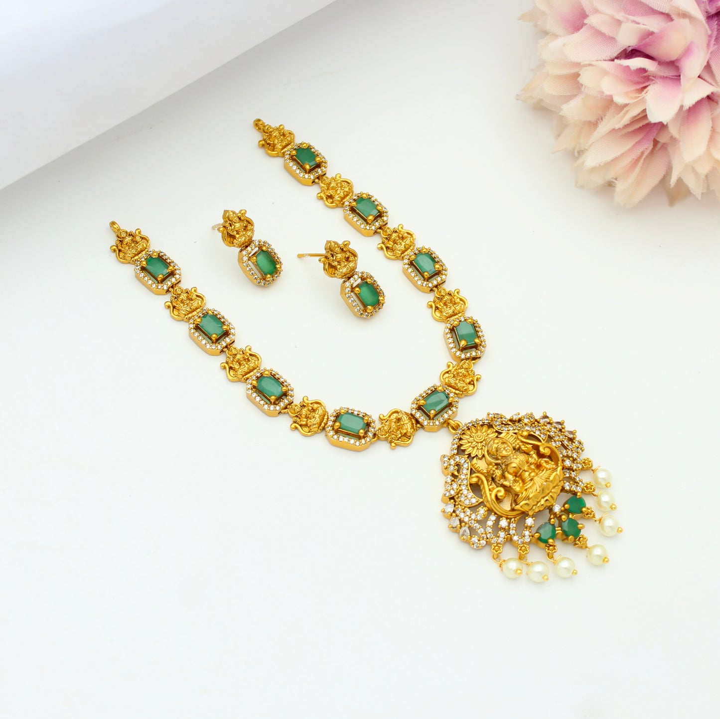 42492 Nakshi Laxmi Green Stone Short Necklace