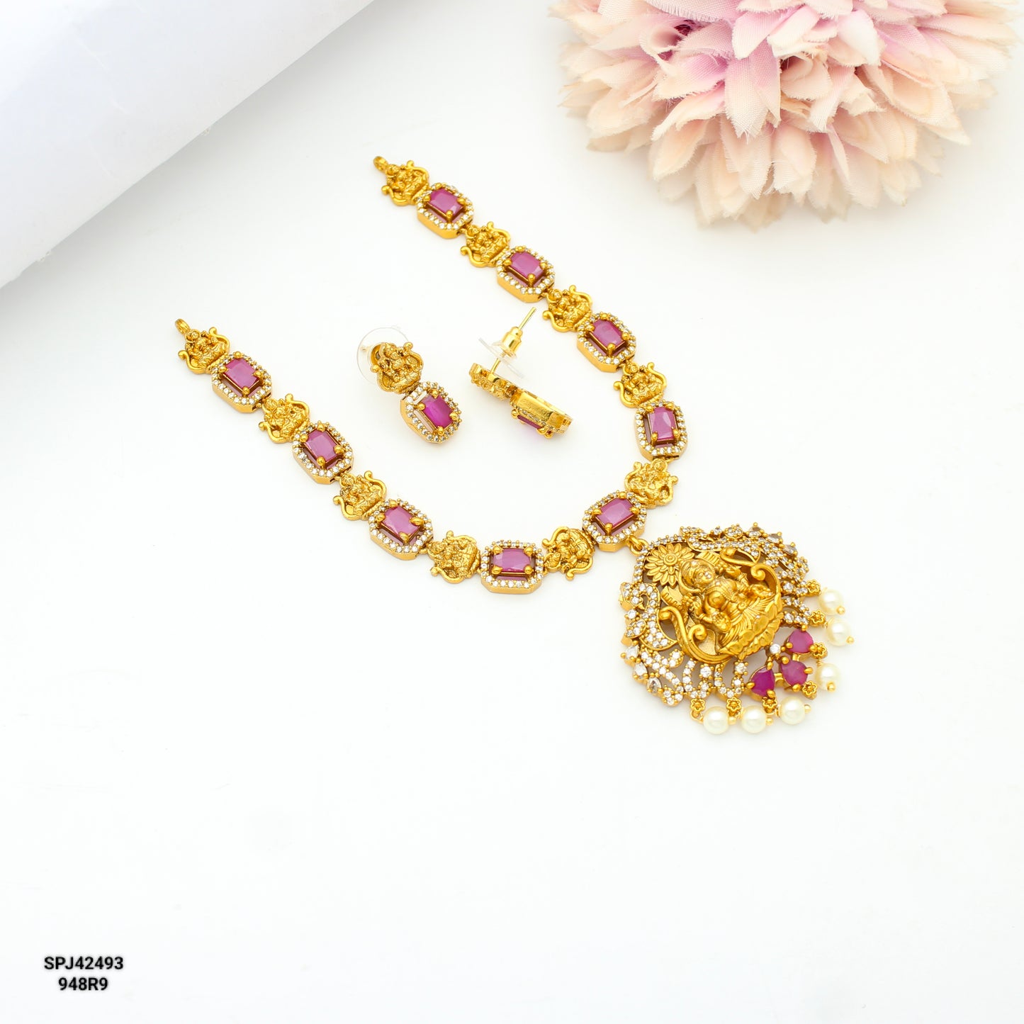 42493 matte laxmi short simple necklace