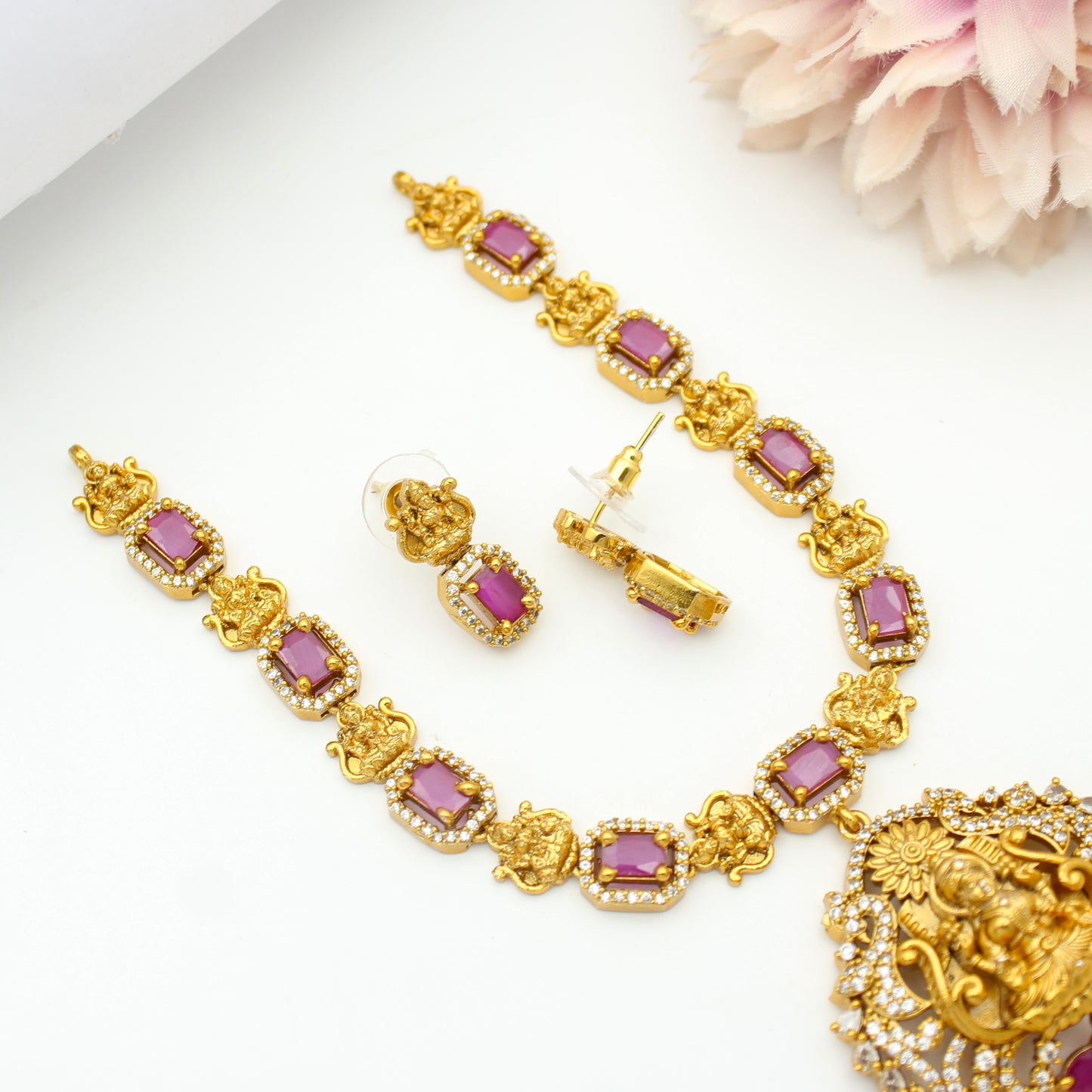 42493 matte laxmi short simple necklace