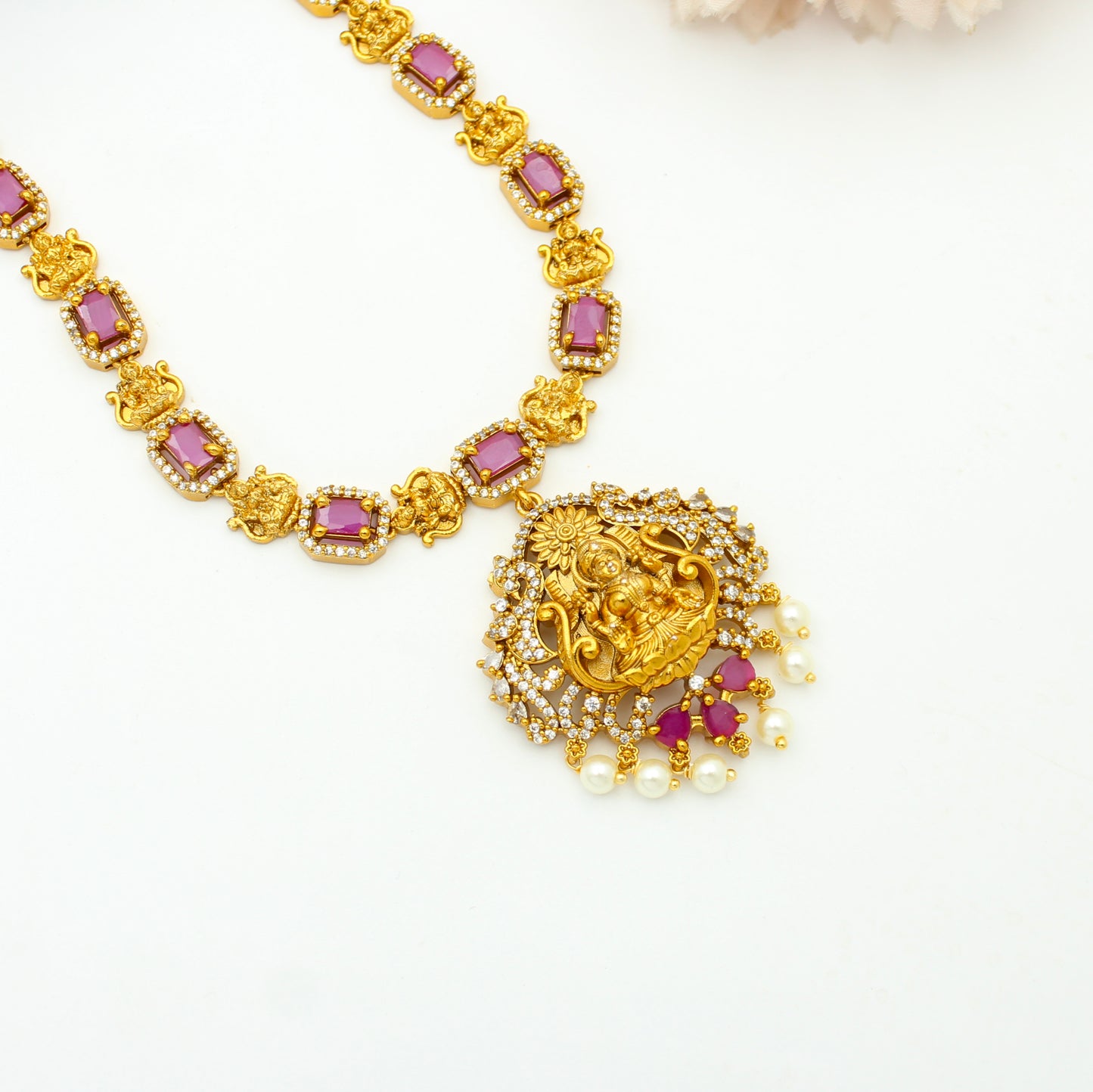 42493 matte laxmi short simple necklace