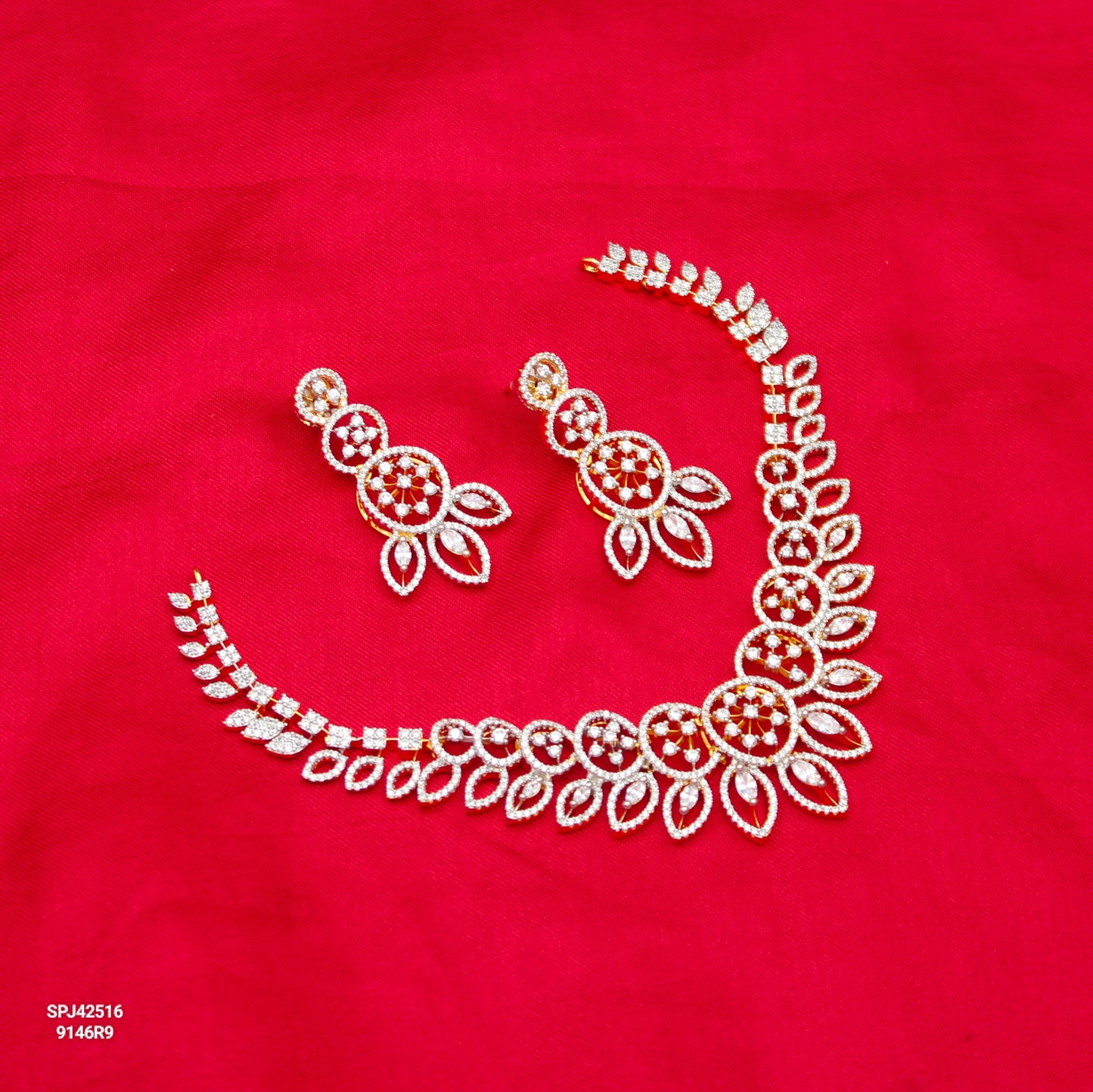 42516 GJ Full White Fancy Necklace