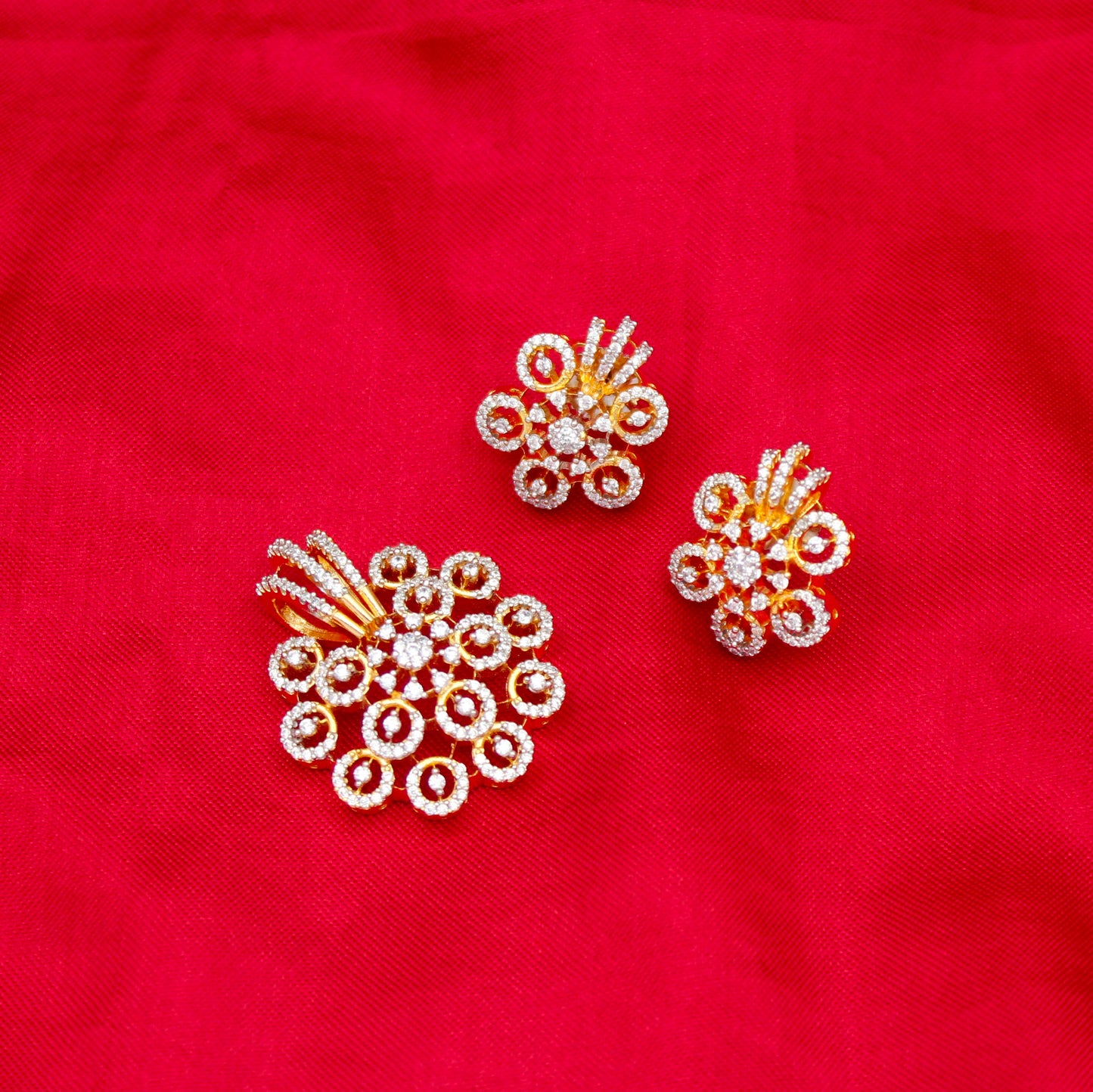 42556 GJ White Fancy Pendant Set