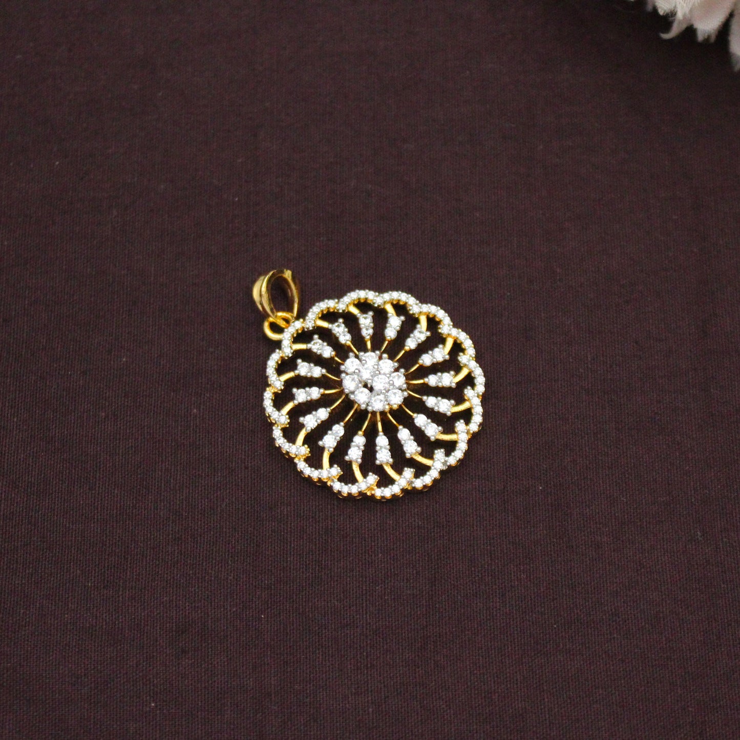 42555 GJ White  Fancy Pendant Set