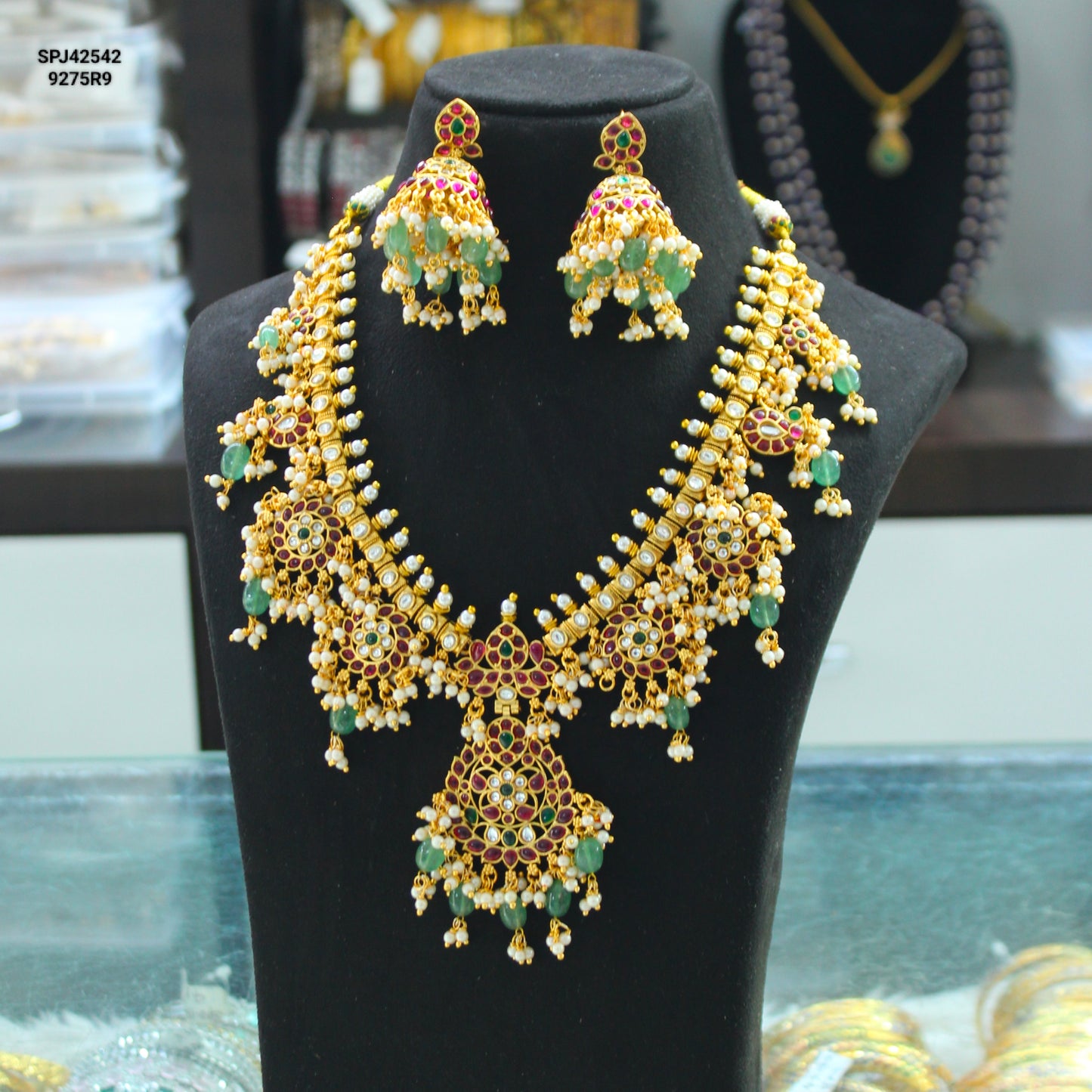 42542 Pota Stone Guttapusalu Short Necklace Set With Push Back Earrings