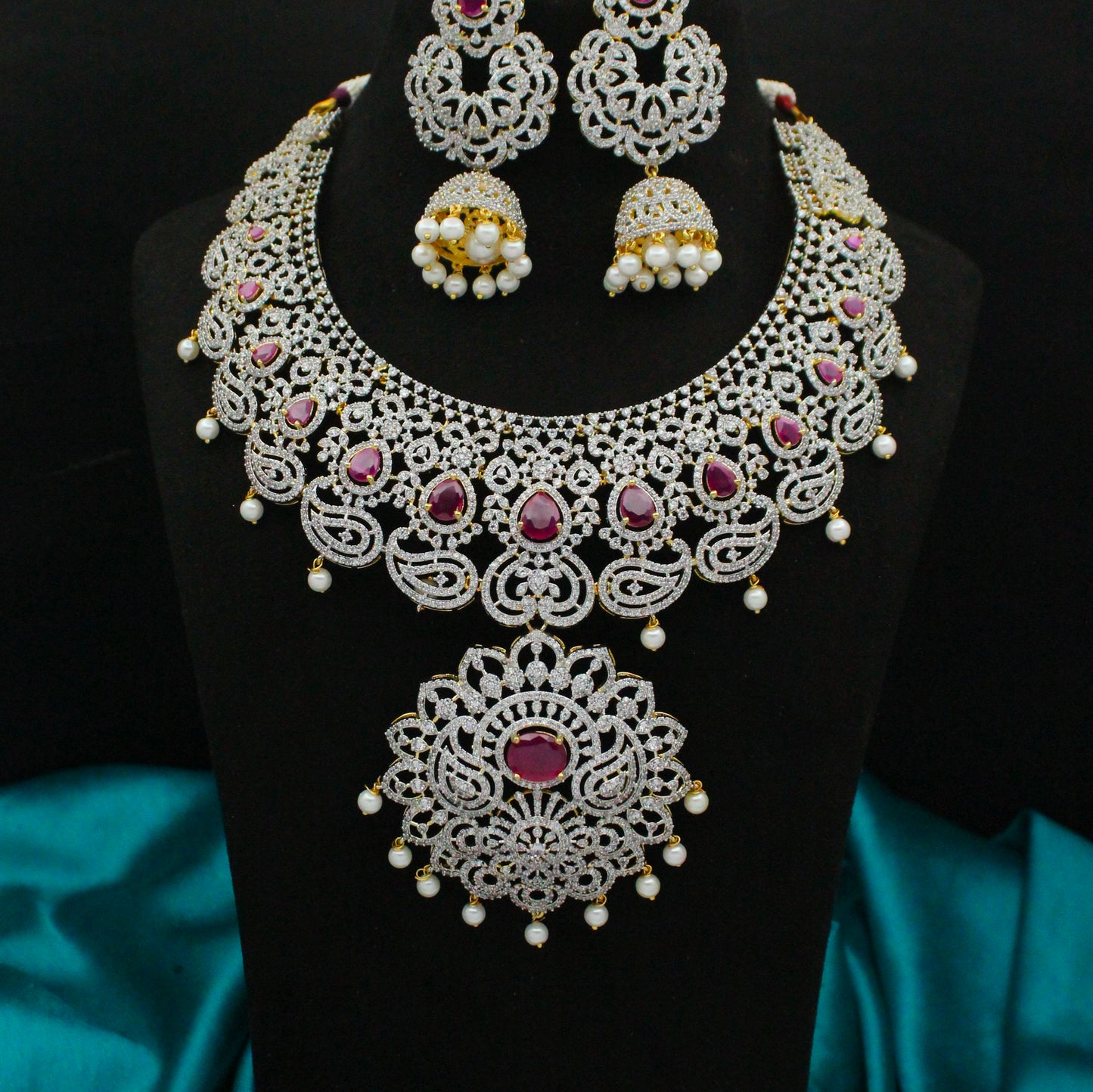 21495 GJ Broad Necklace Red