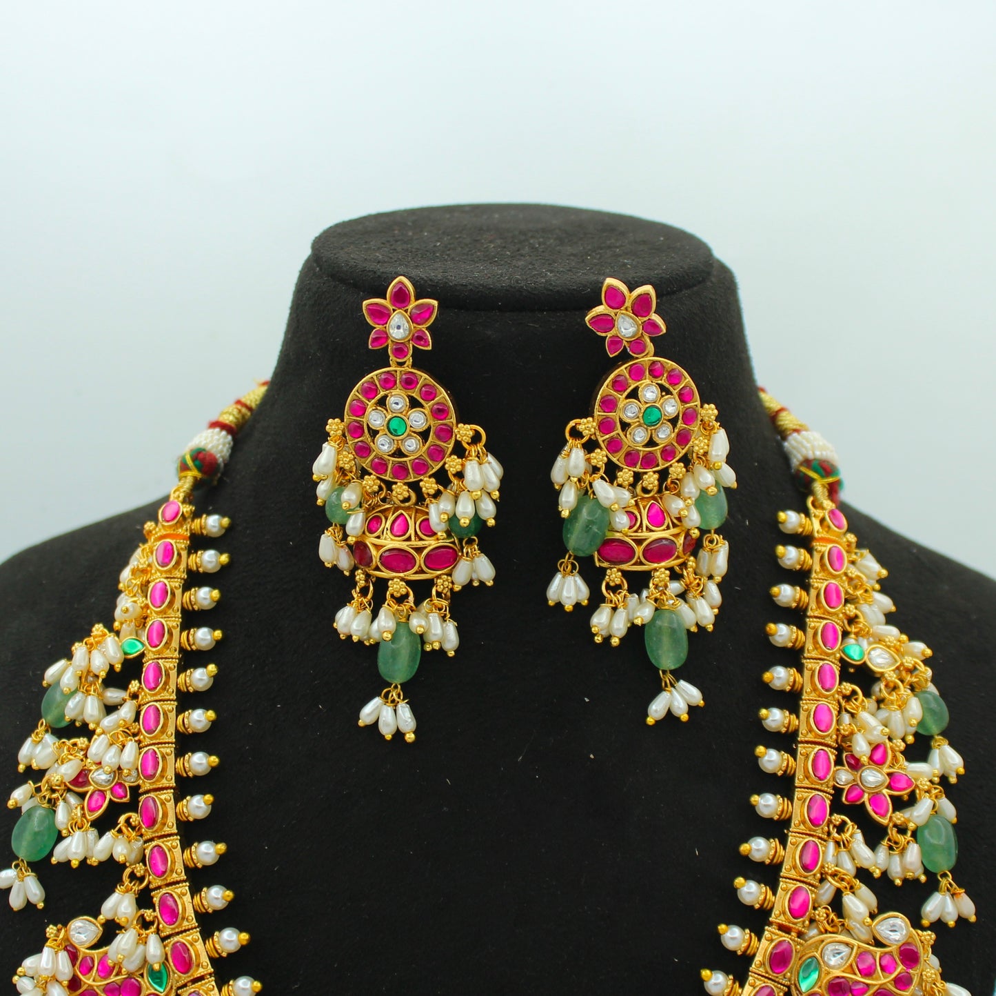 42570 Jadau Guttapusalu Short Necklace Set