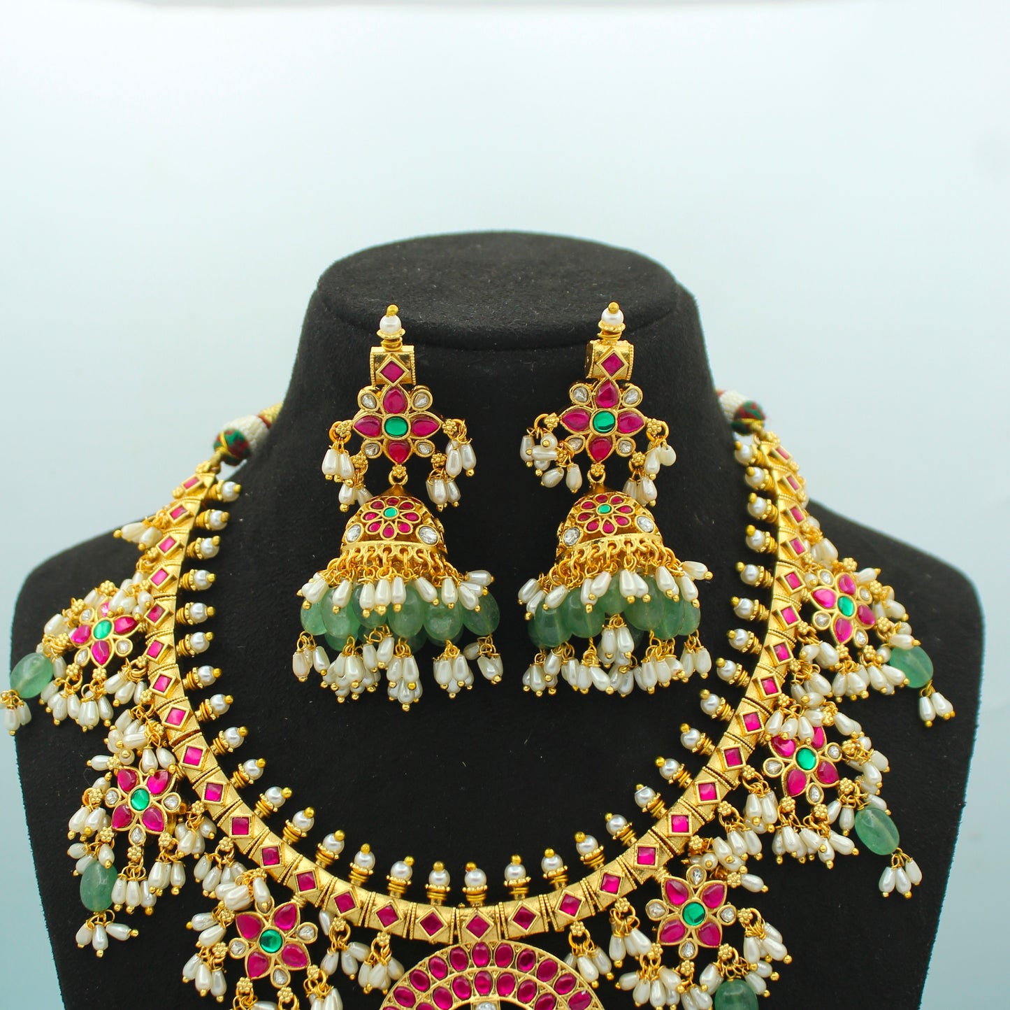 42574 Jadau Guttapusalu Short Necklace Set