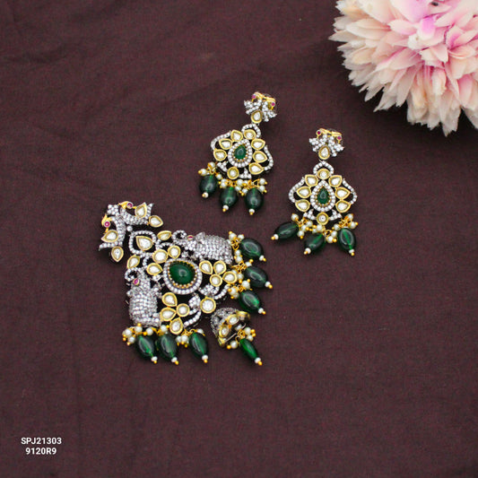 21303 Victorian Elephant Green Pendant Set