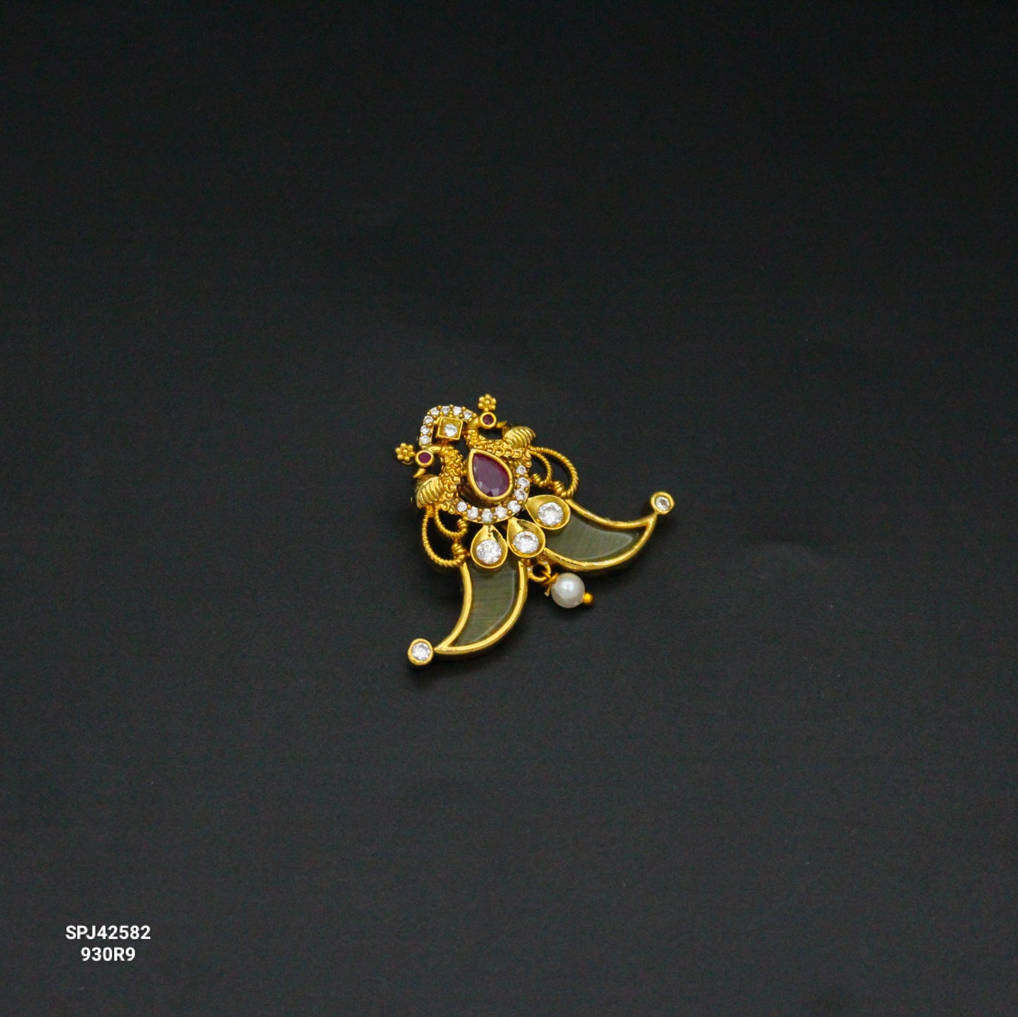 42582 Peacock Red Small Tiger  Nail