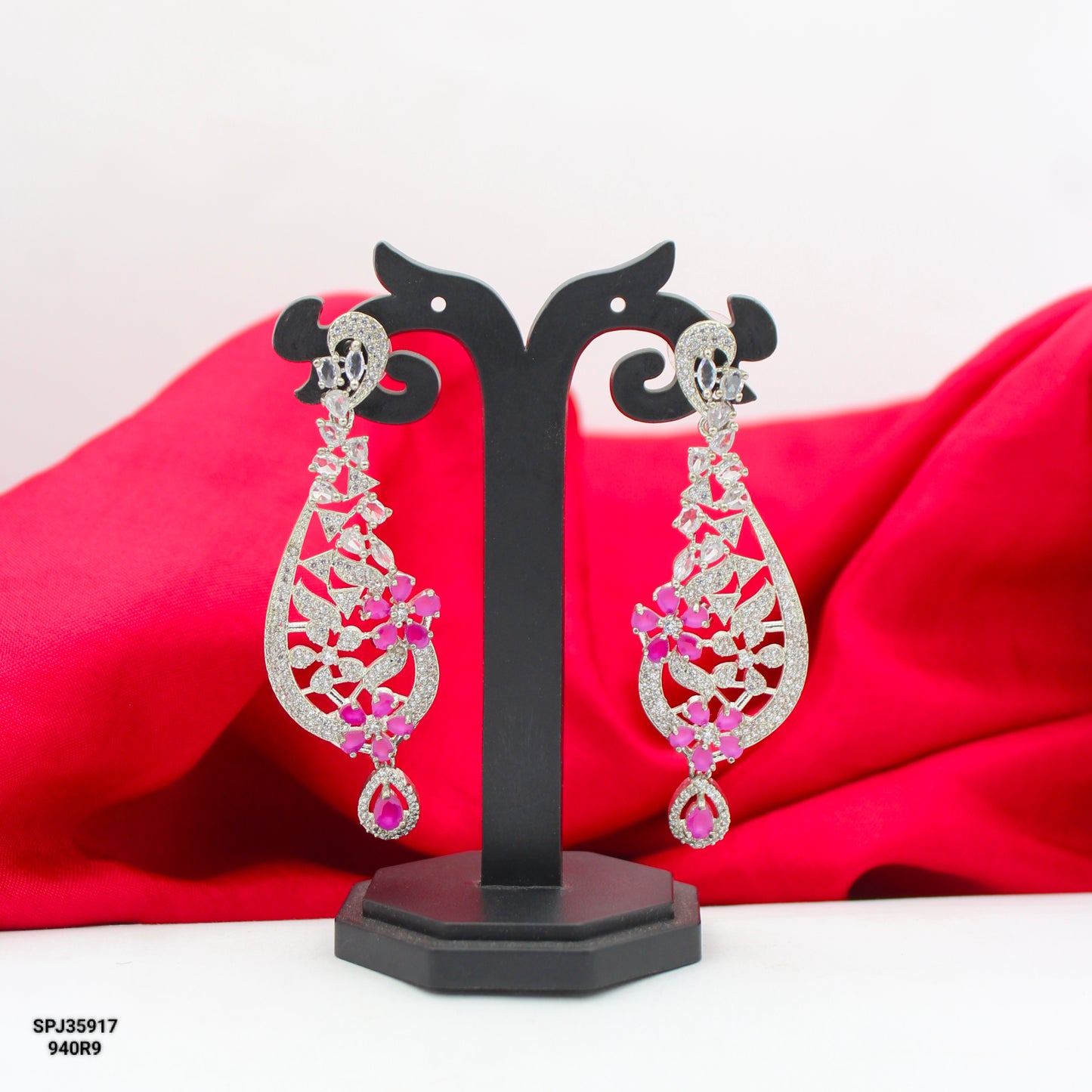35917 Platinum Dark Pink Hangings